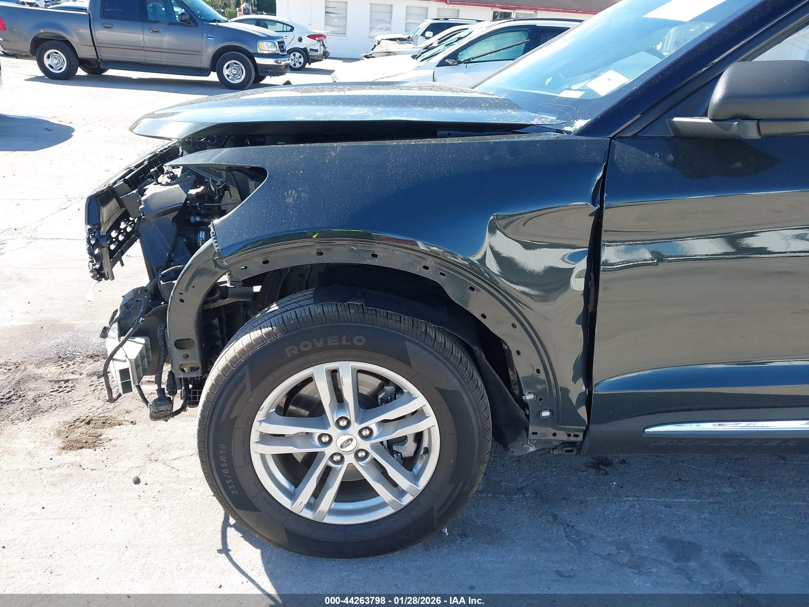 FORD EXPLORER image 6