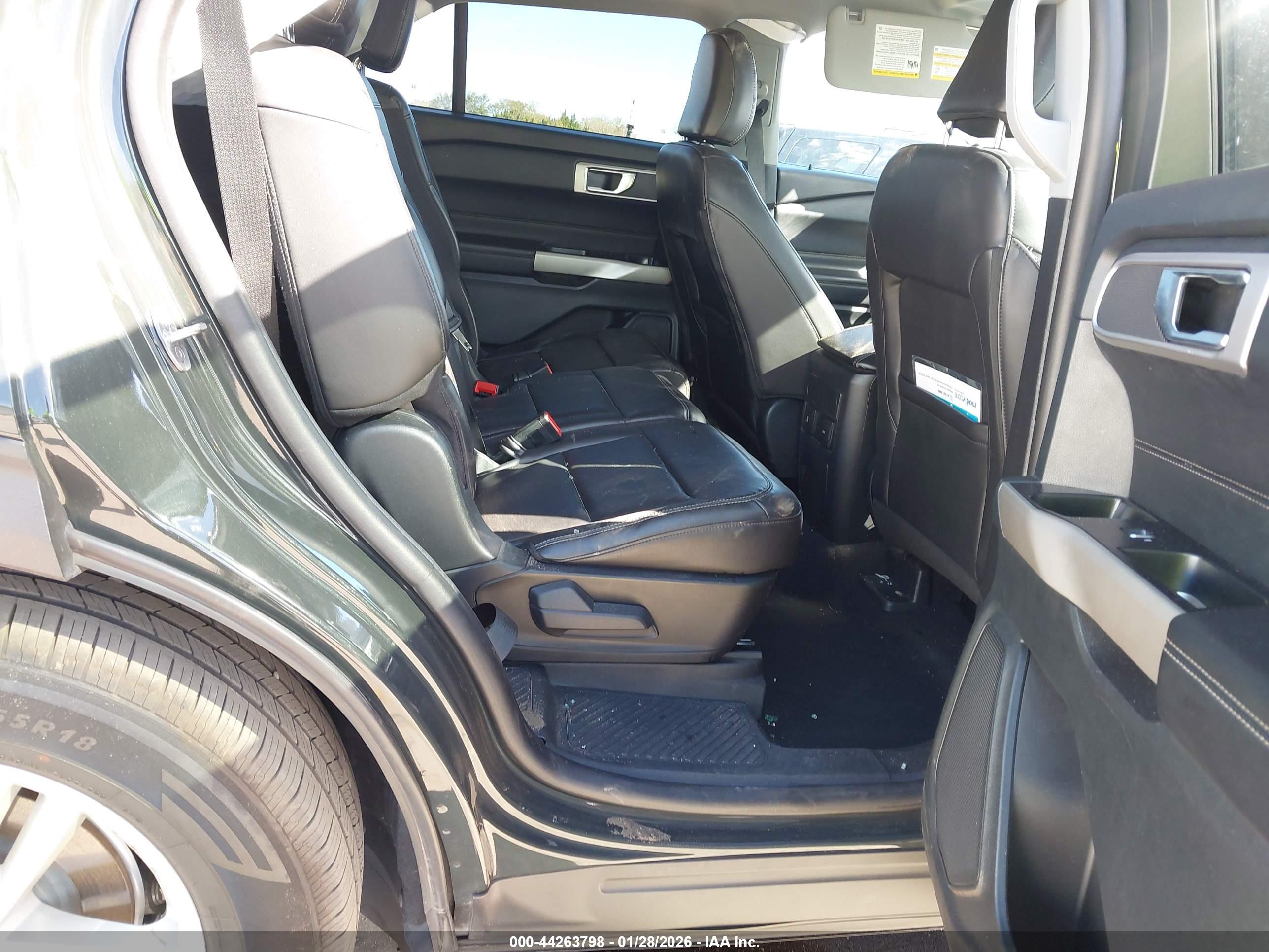 FORD EXPLORER image 8