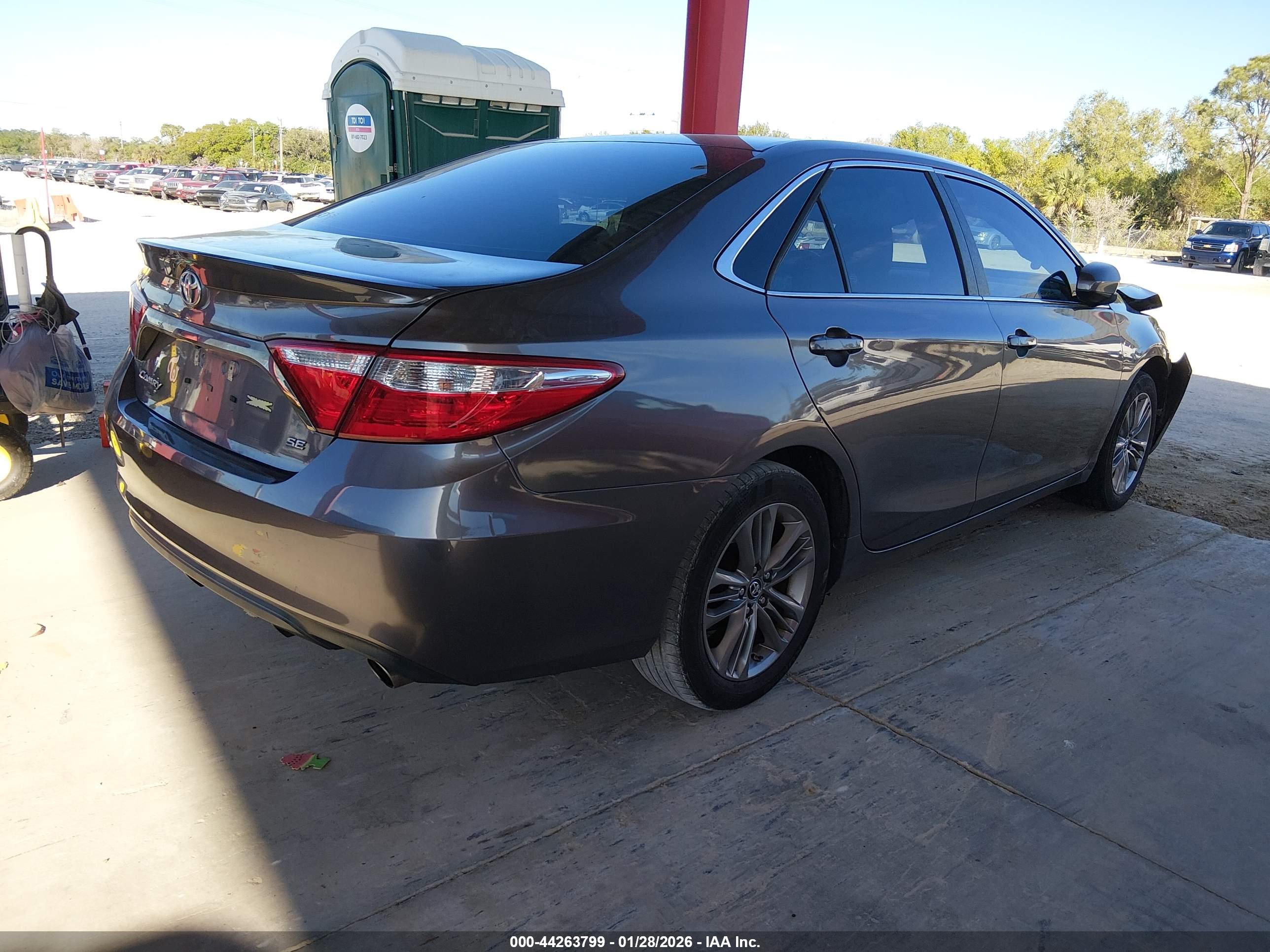 TOYOTA CAMRY image 4