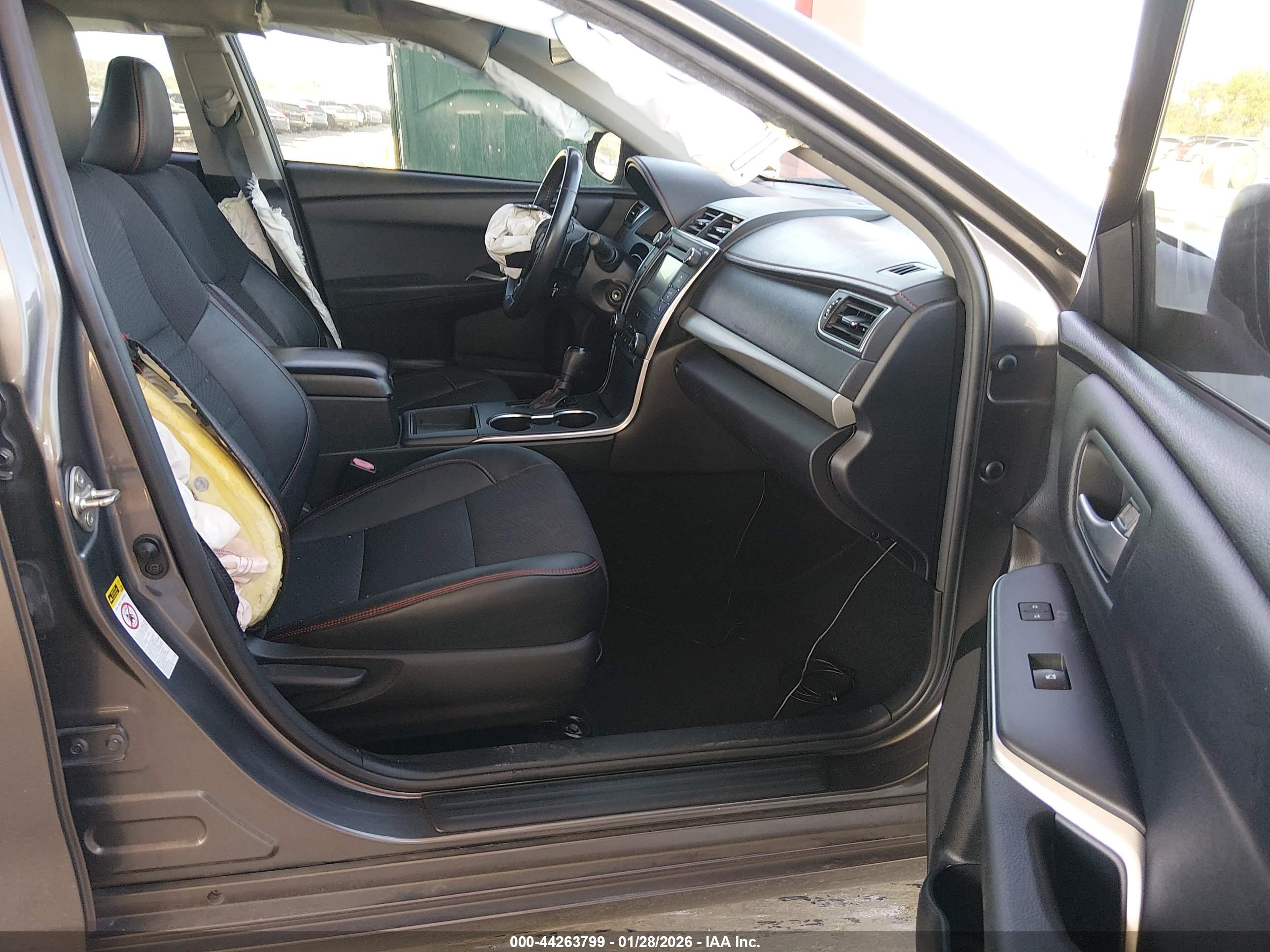 TOYOTA CAMRY image 5
