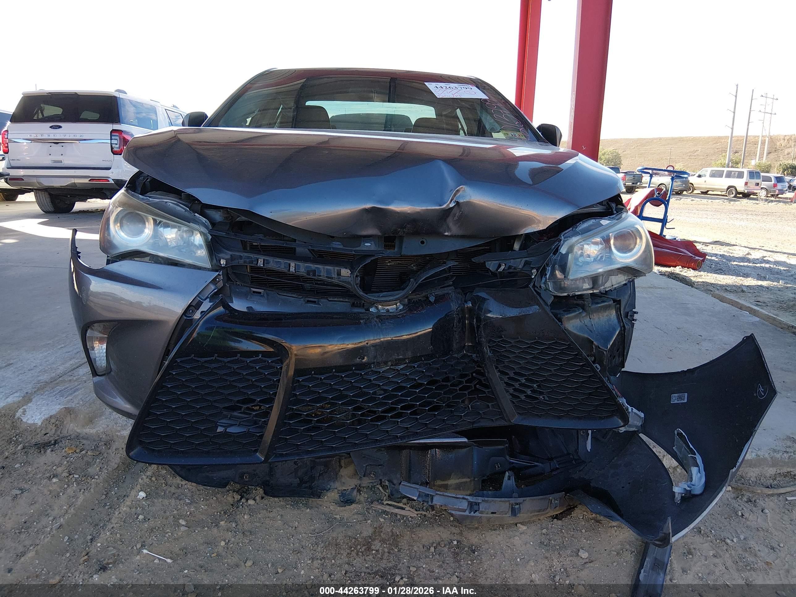 TOYOTA CAMRY image 6