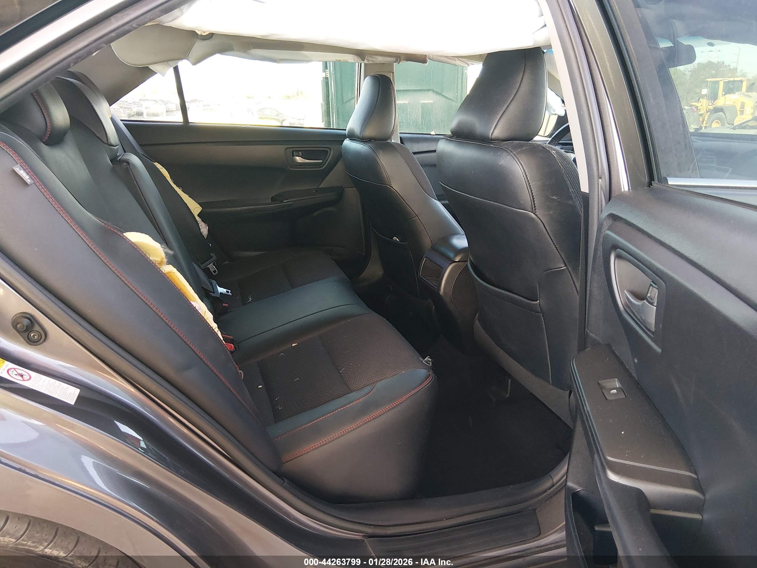 TOYOTA CAMRY image 8