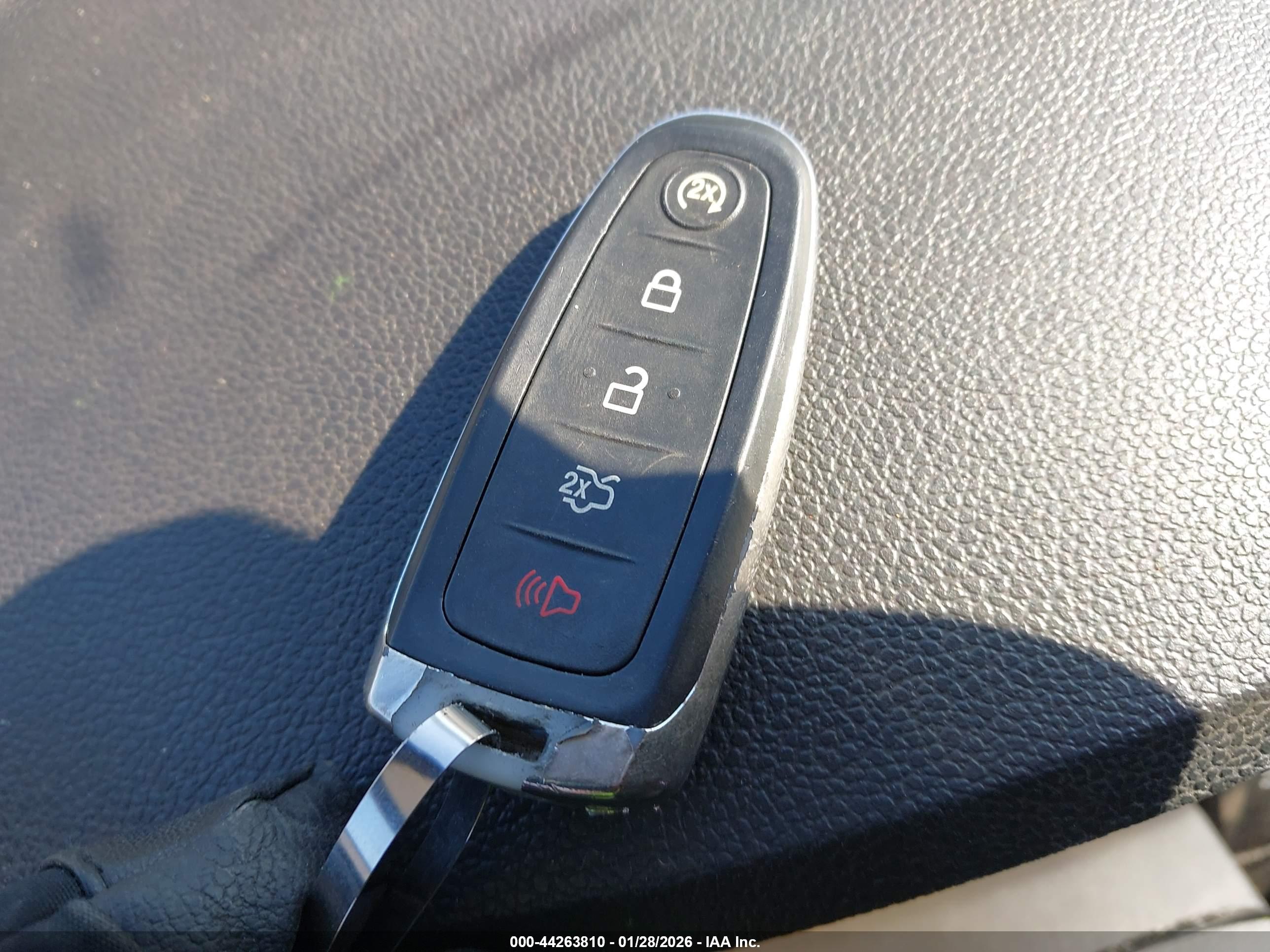 FORD EXPLORER image 11