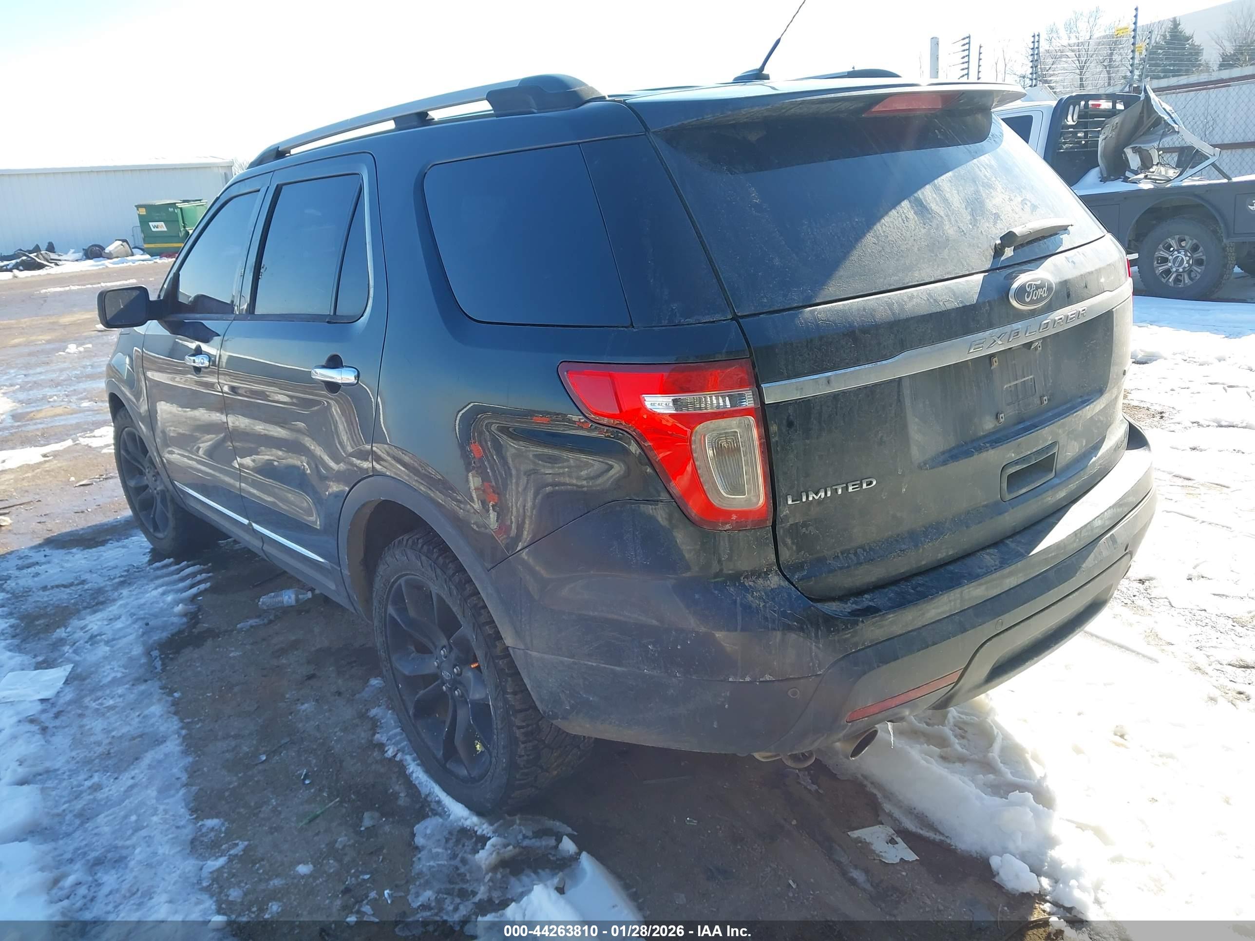 FORD EXPLORER image 3