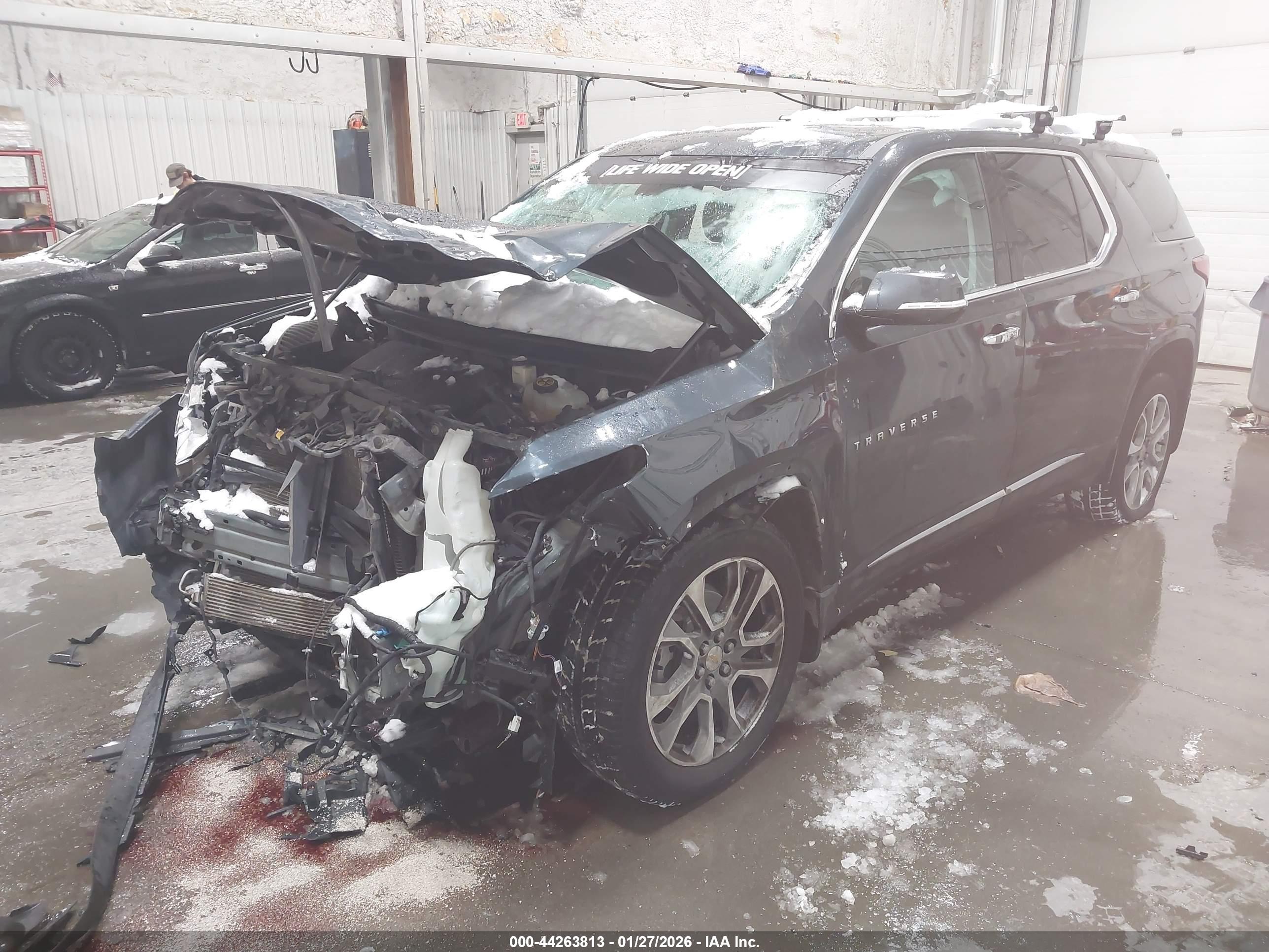 CHEVROLET TRAVERSE image 2