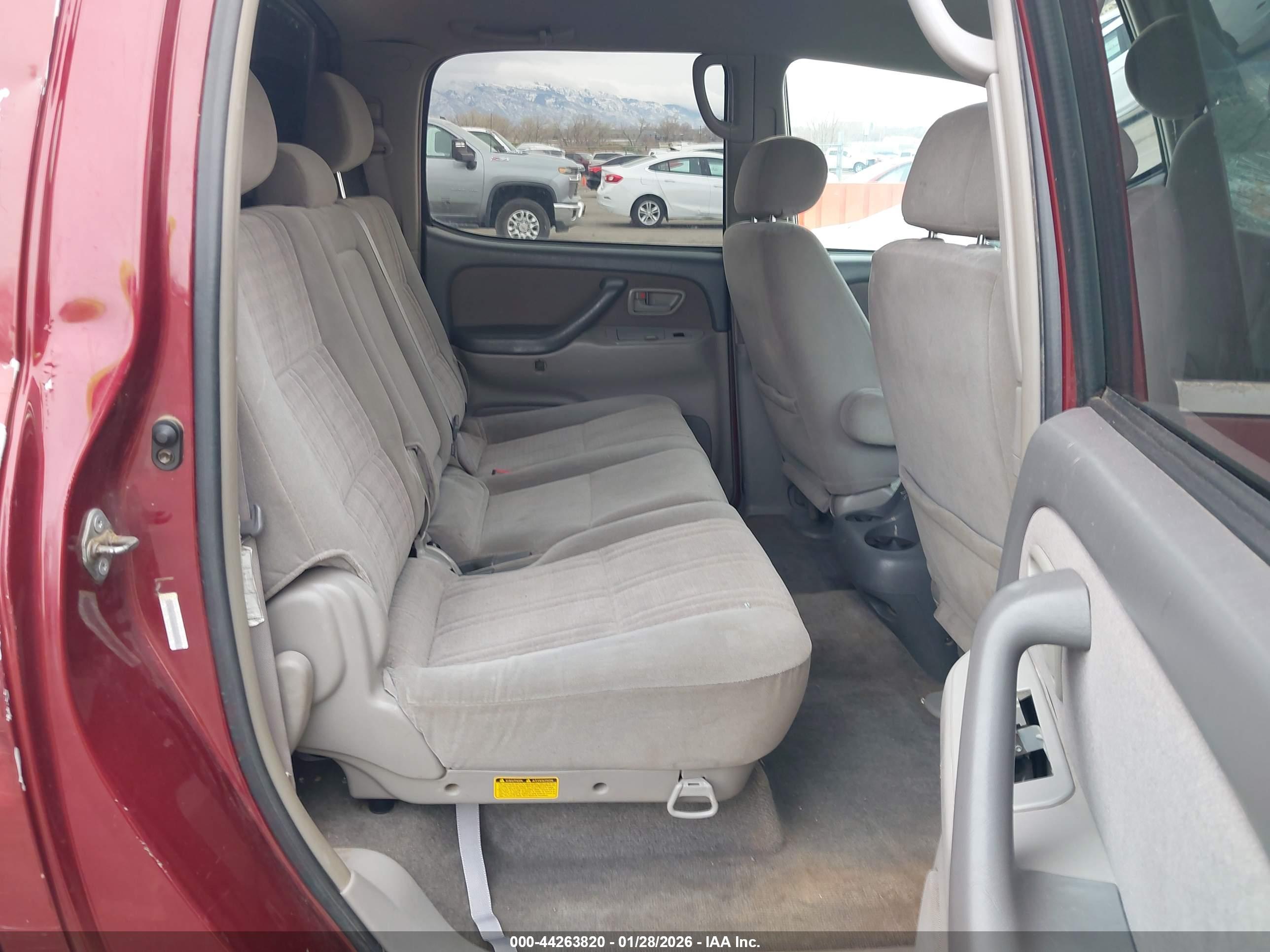 TOYOTA TUNDRA image 8