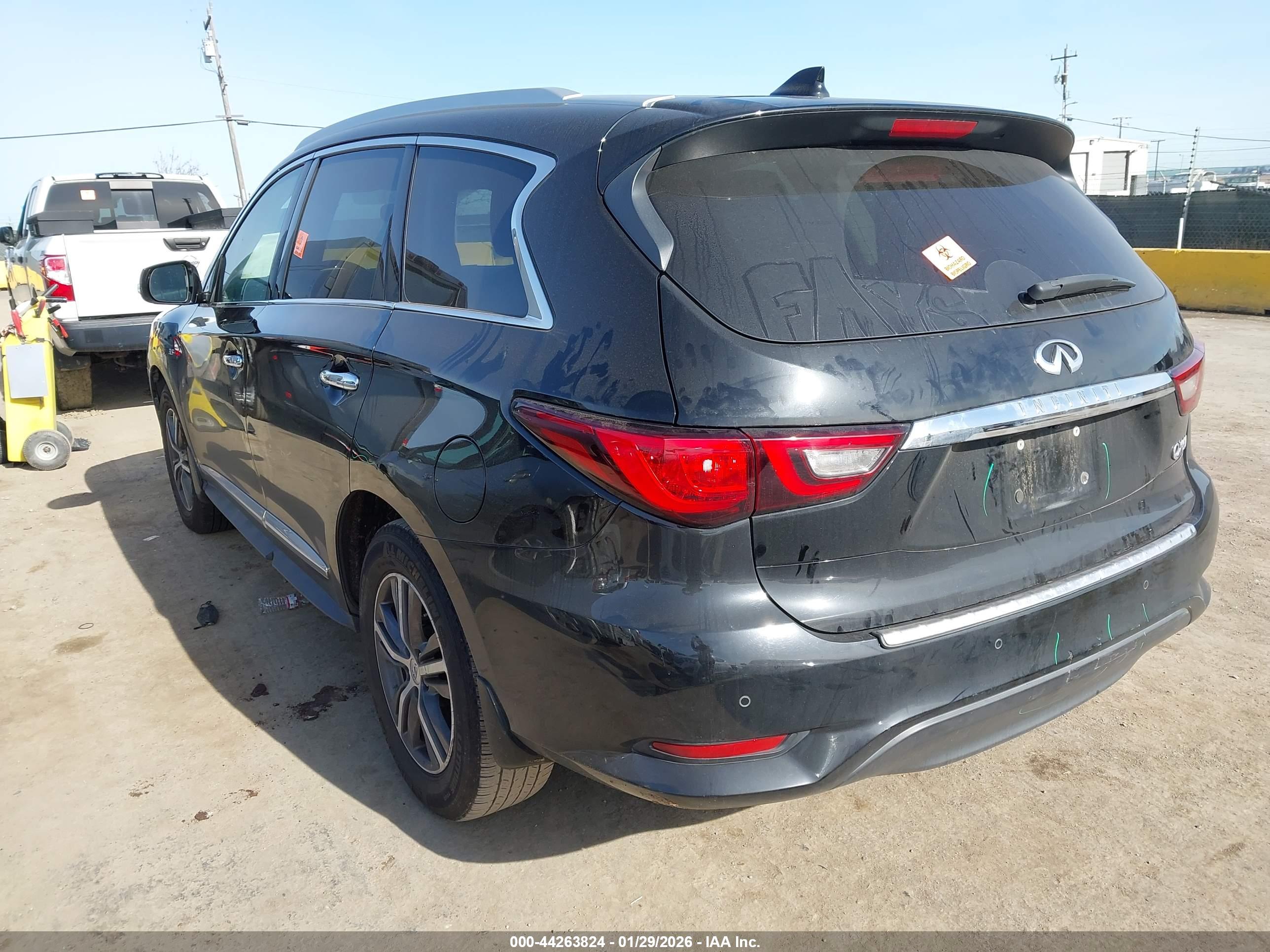 INFINITI QX60 image 3
