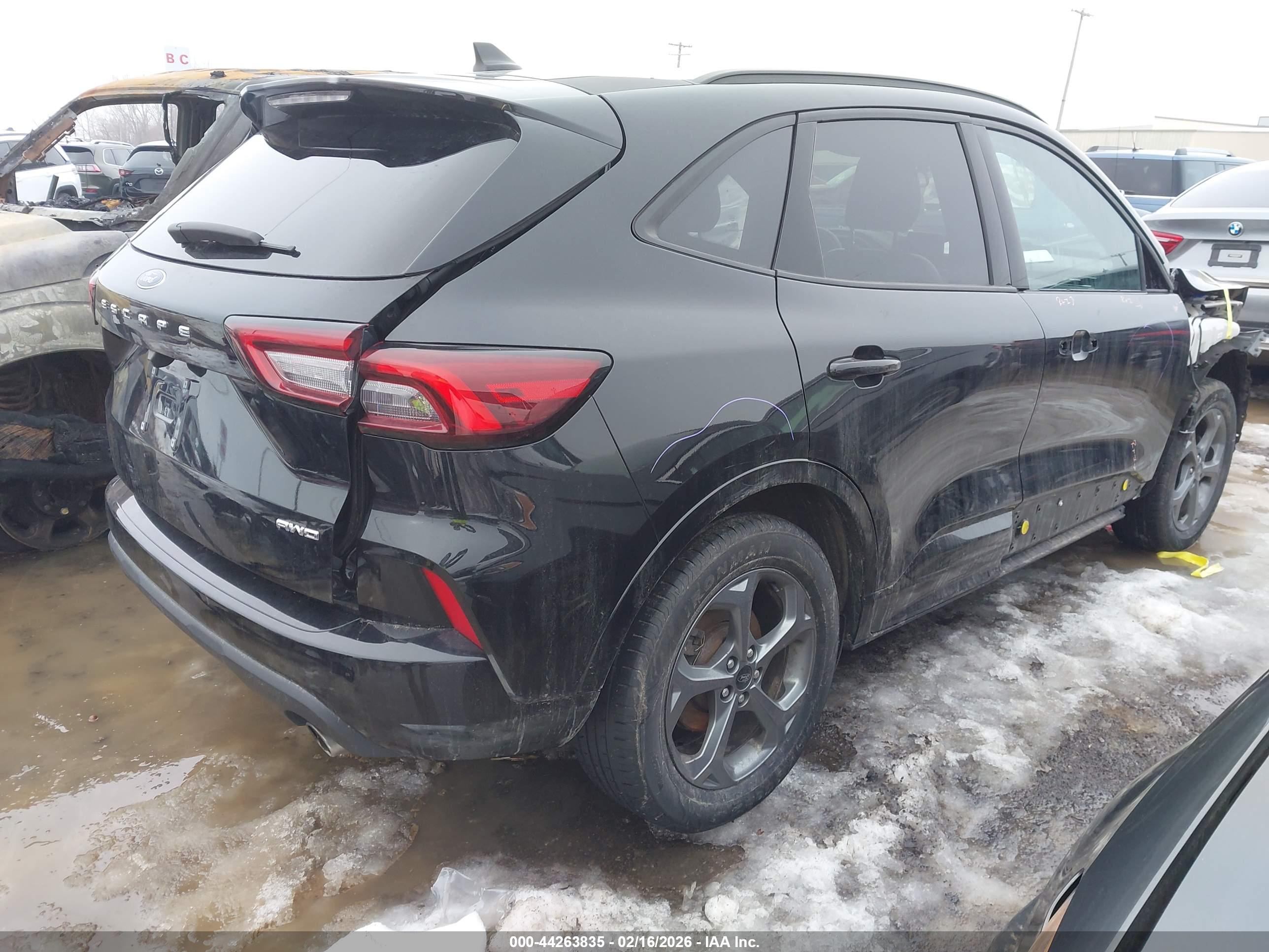 FORD ESCAPE image 4
