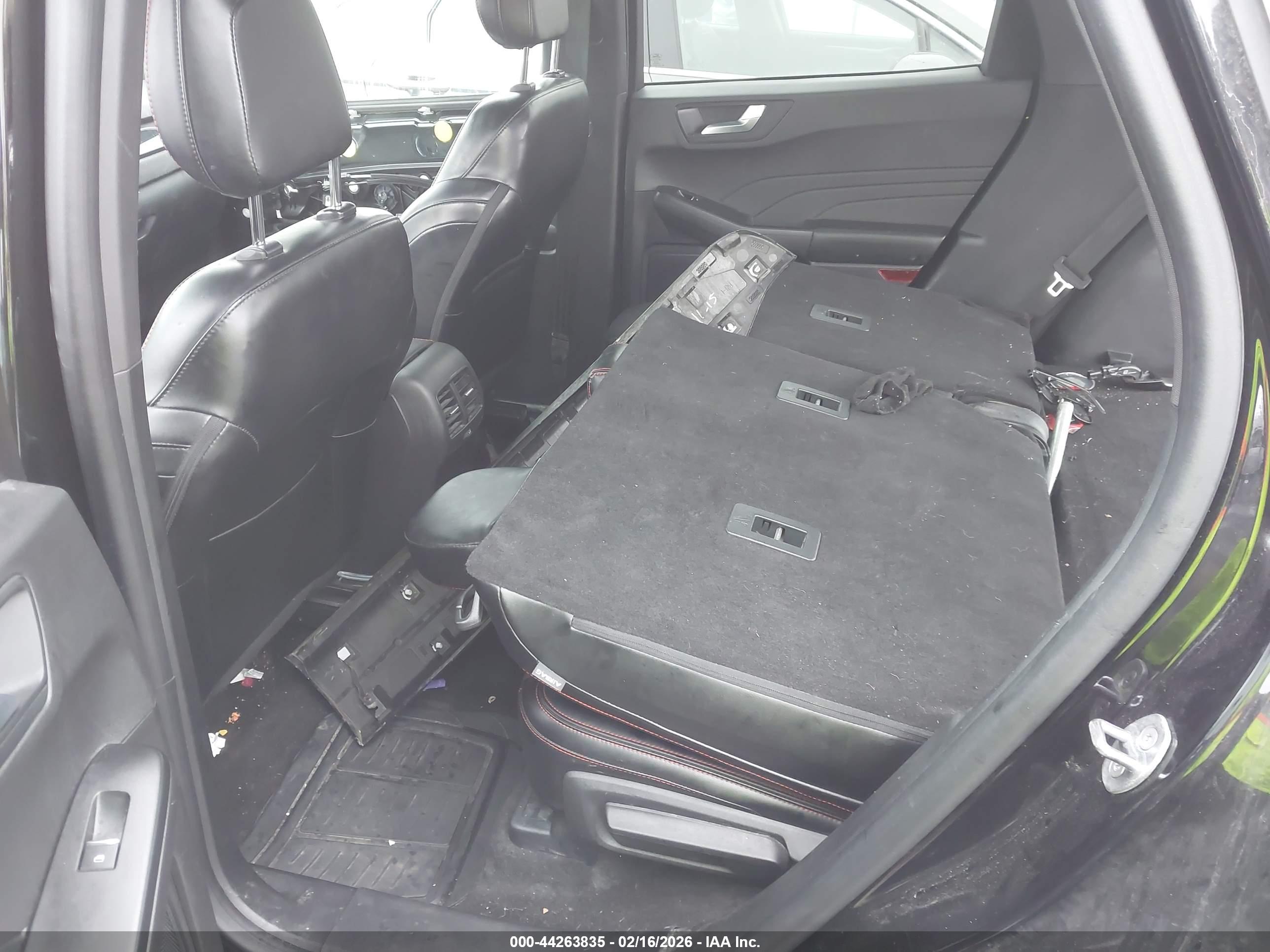 FORD ESCAPE image 8