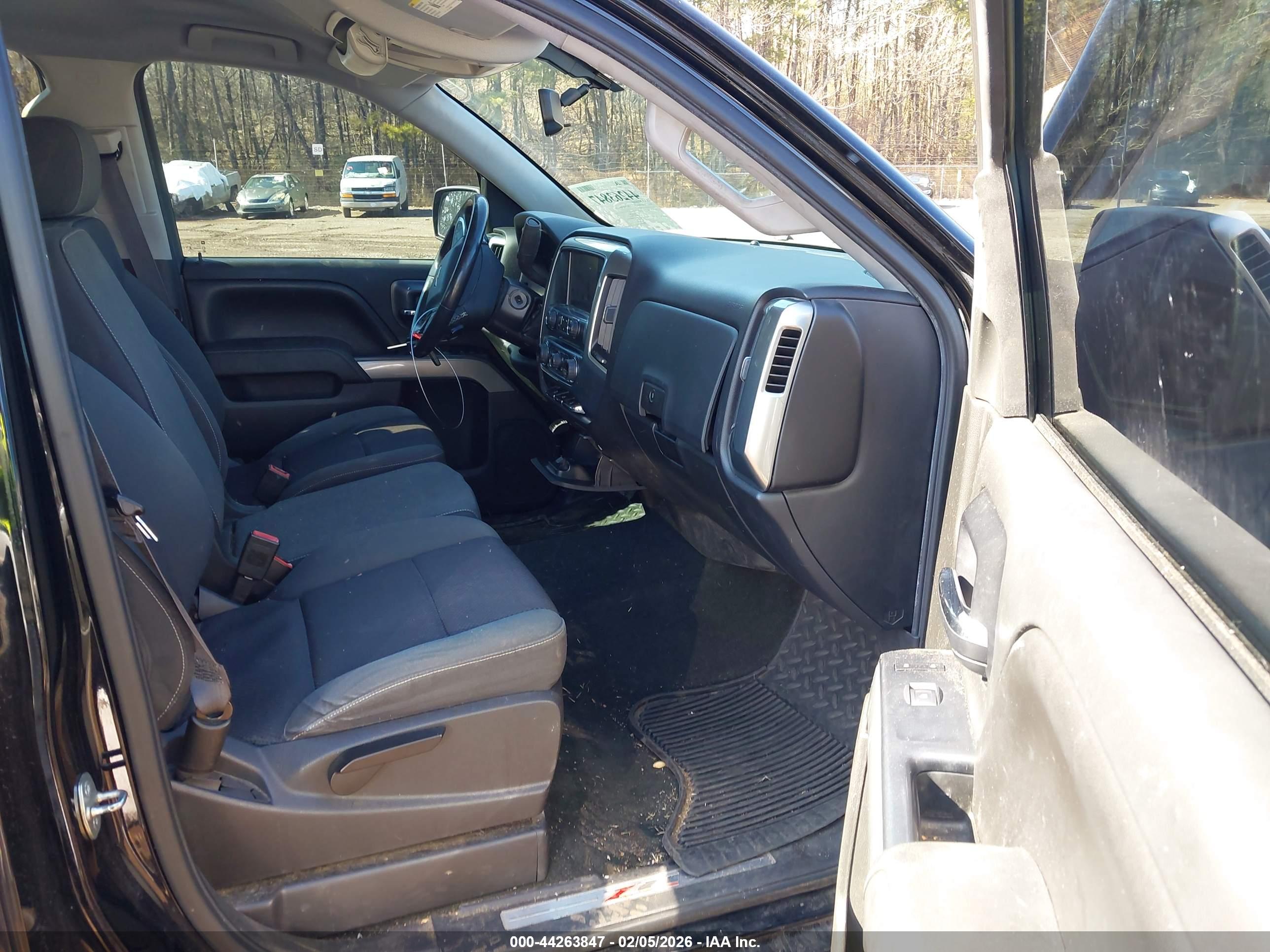 CHEVROLET SILVERADO image 5