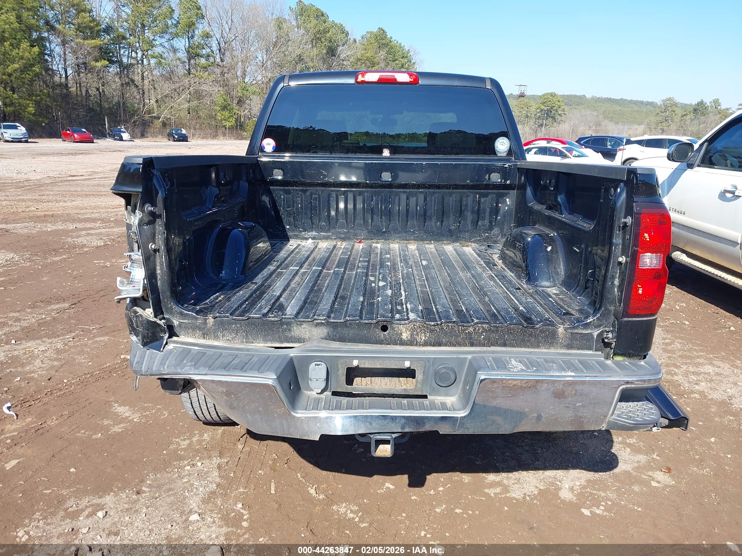 CHEVROLET SILVERADO image 6