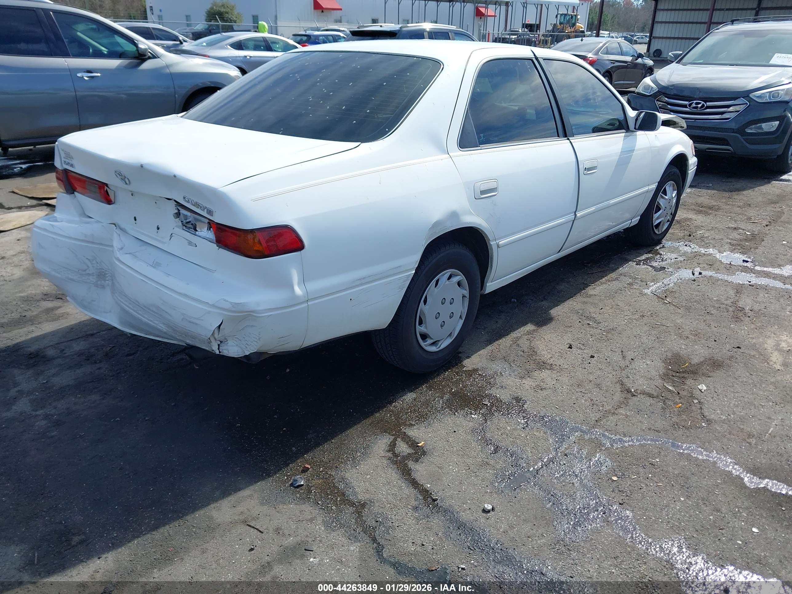 TOYOTA CAMRY image 4