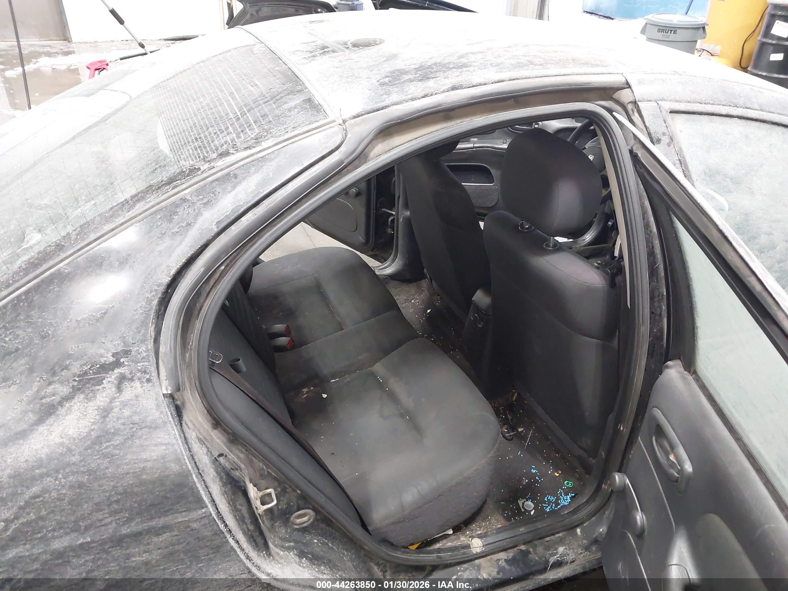 DODGE NEON image 8