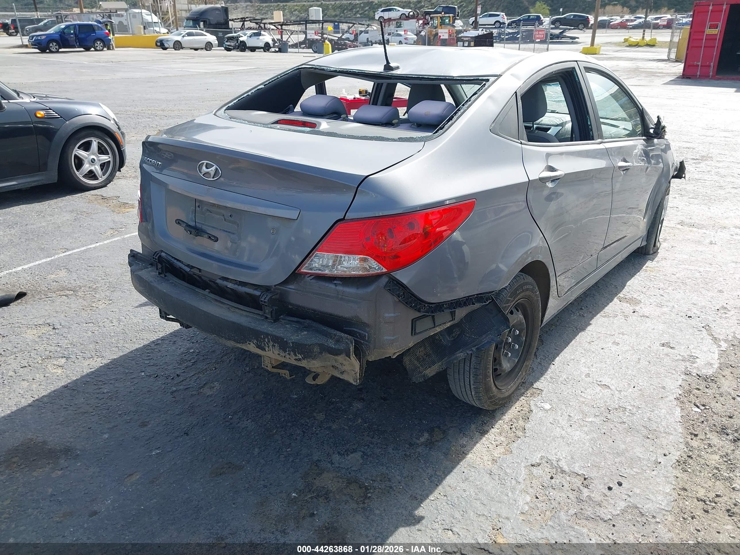 HYUNDAI ACCENT image 4