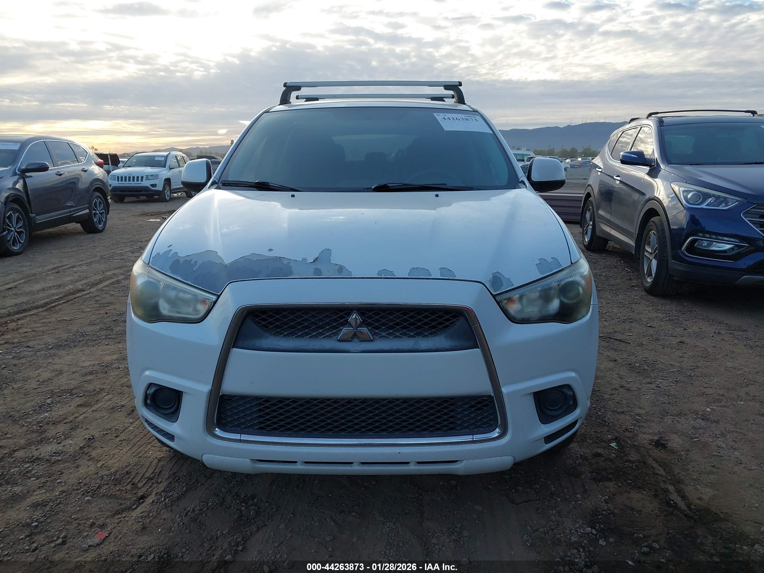 MITSUBISHI OUTLANDER image 6