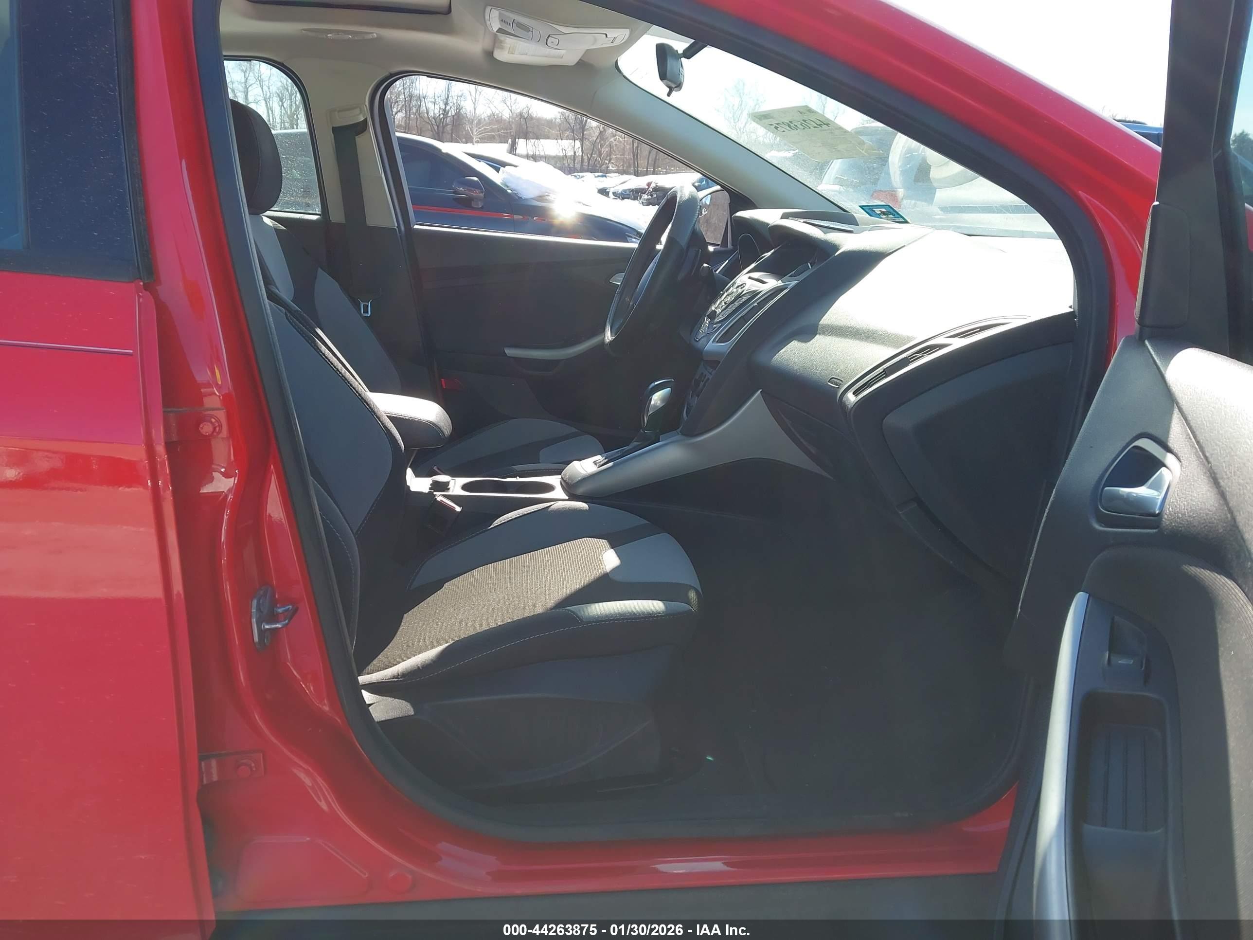 FORD FOCUS image 5