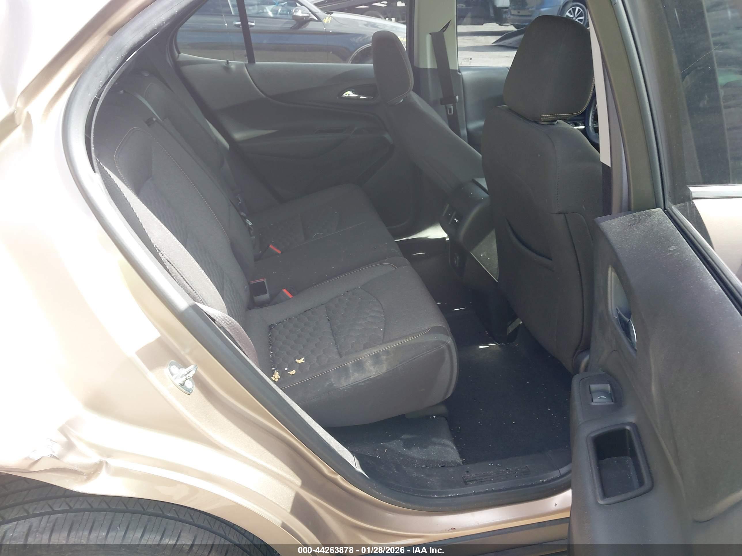 CHEVROLET EQUINOX image 8