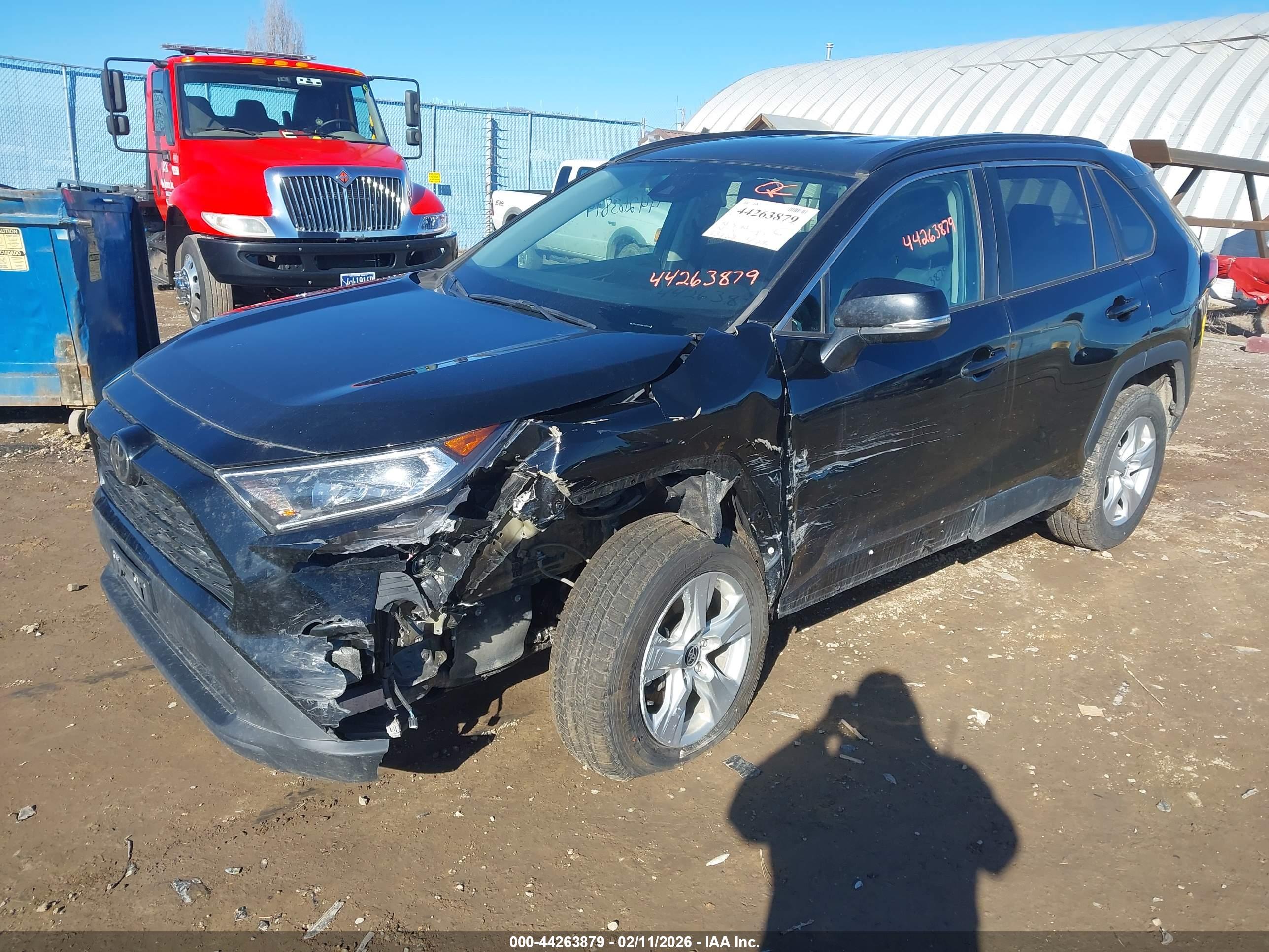 TOYOTA RAV4 image 2