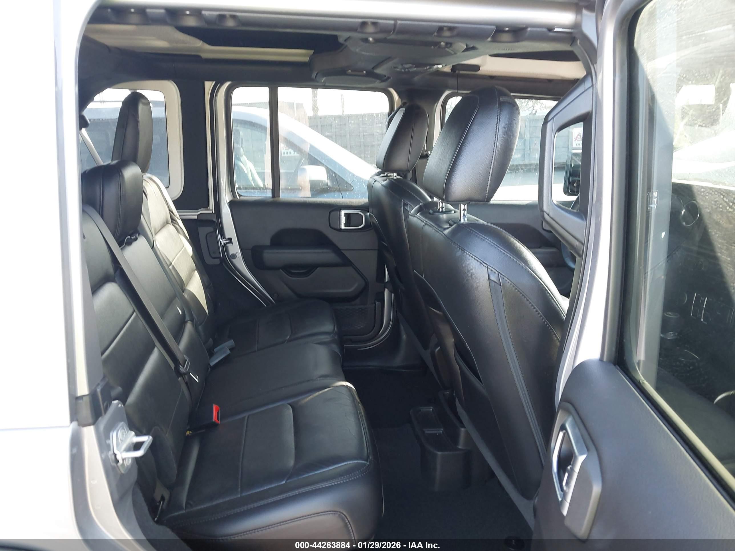 JEEP WRANGLER image 8