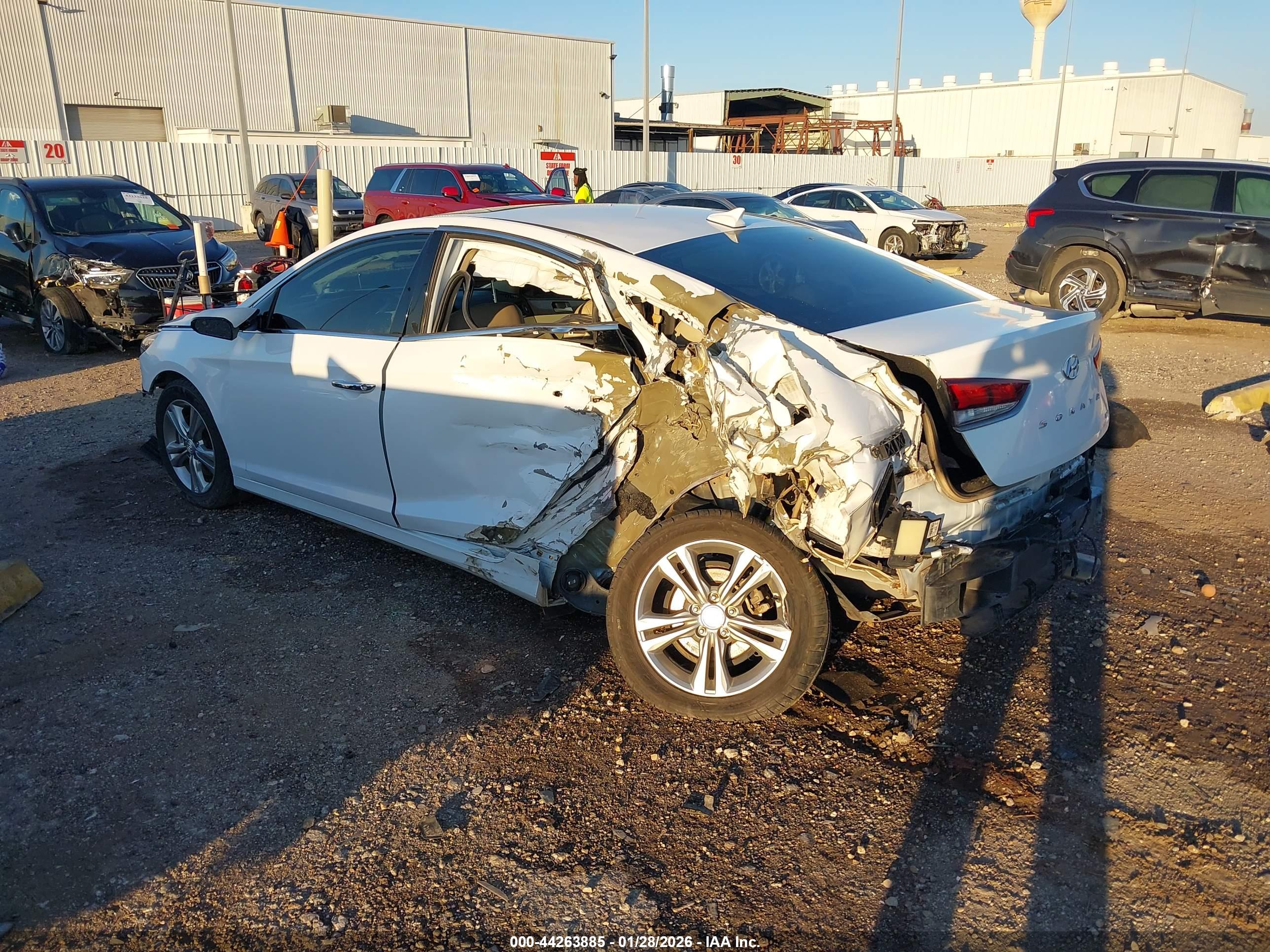 HYUNDAI SONATA image 3