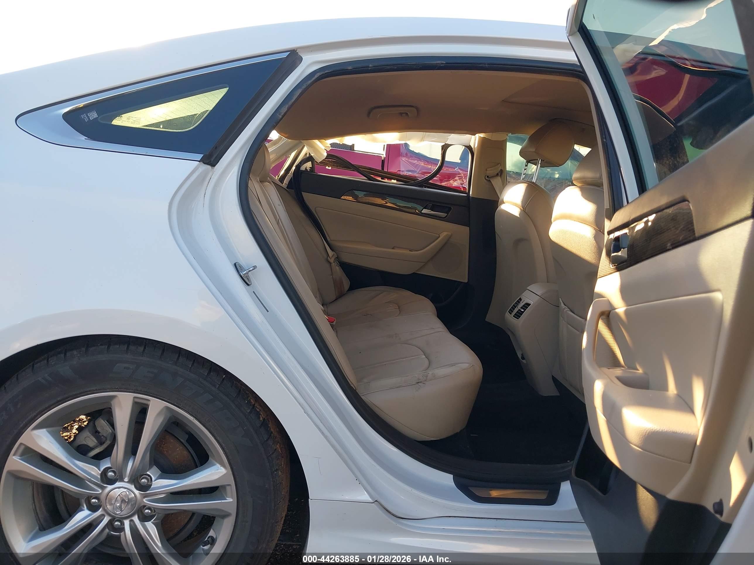 HYUNDAI SONATA image 8