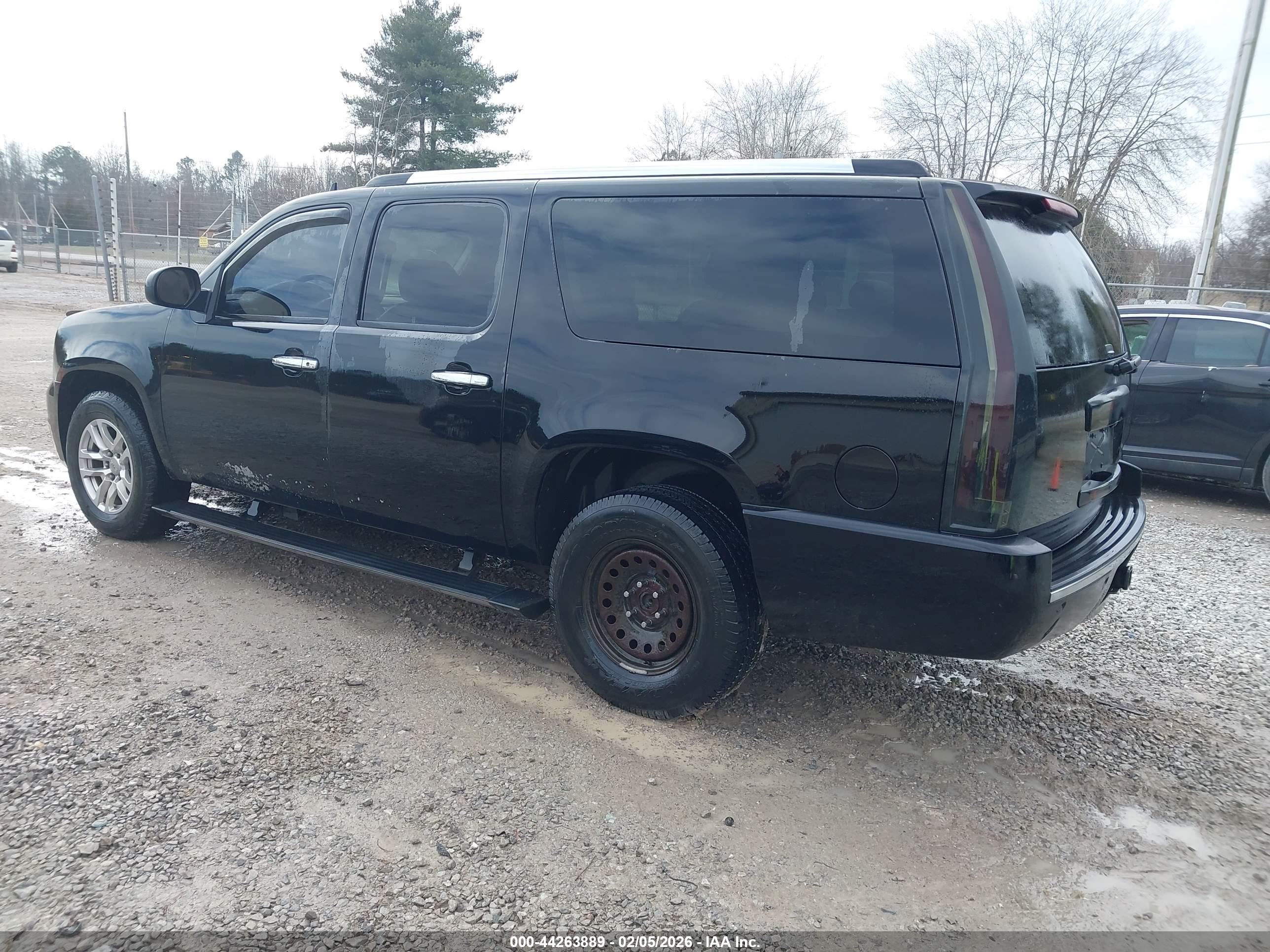 GMC YUKON image 3