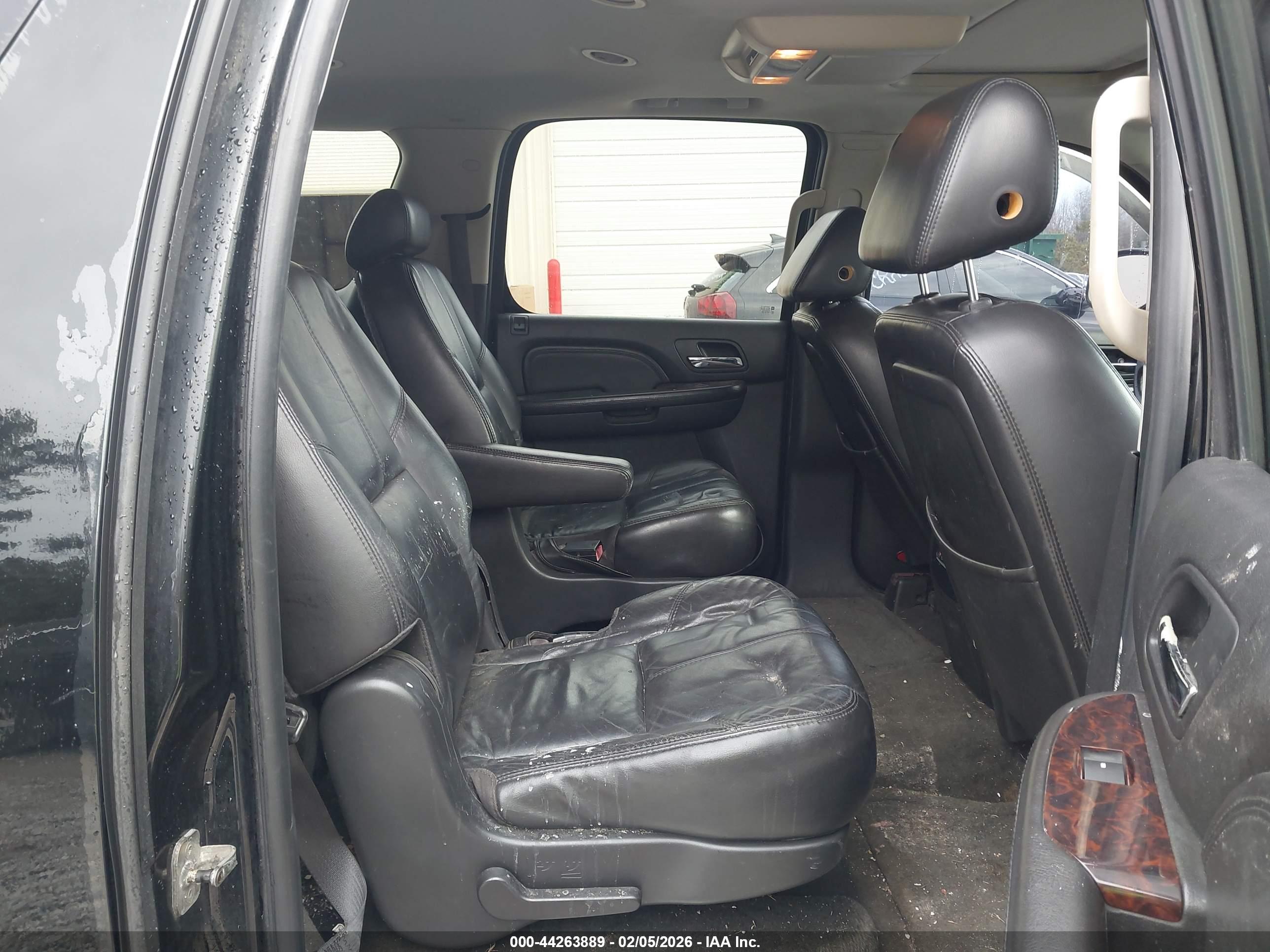 GMC YUKON image 8
