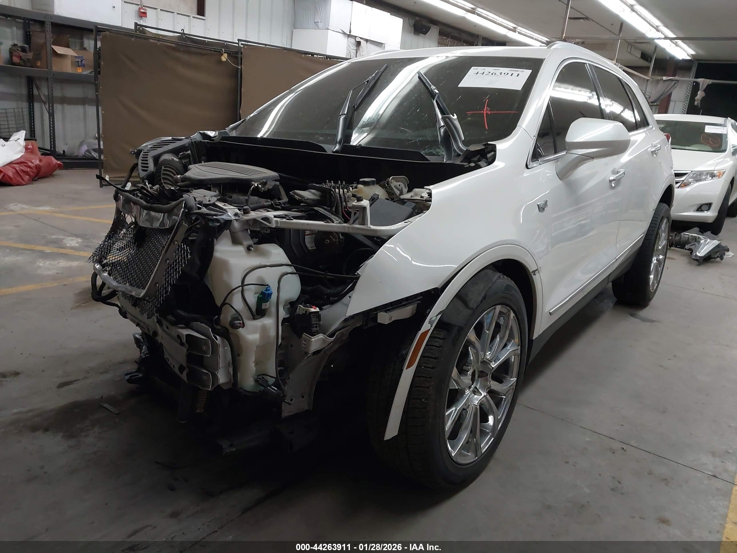 CADILLAC XT5 image 2