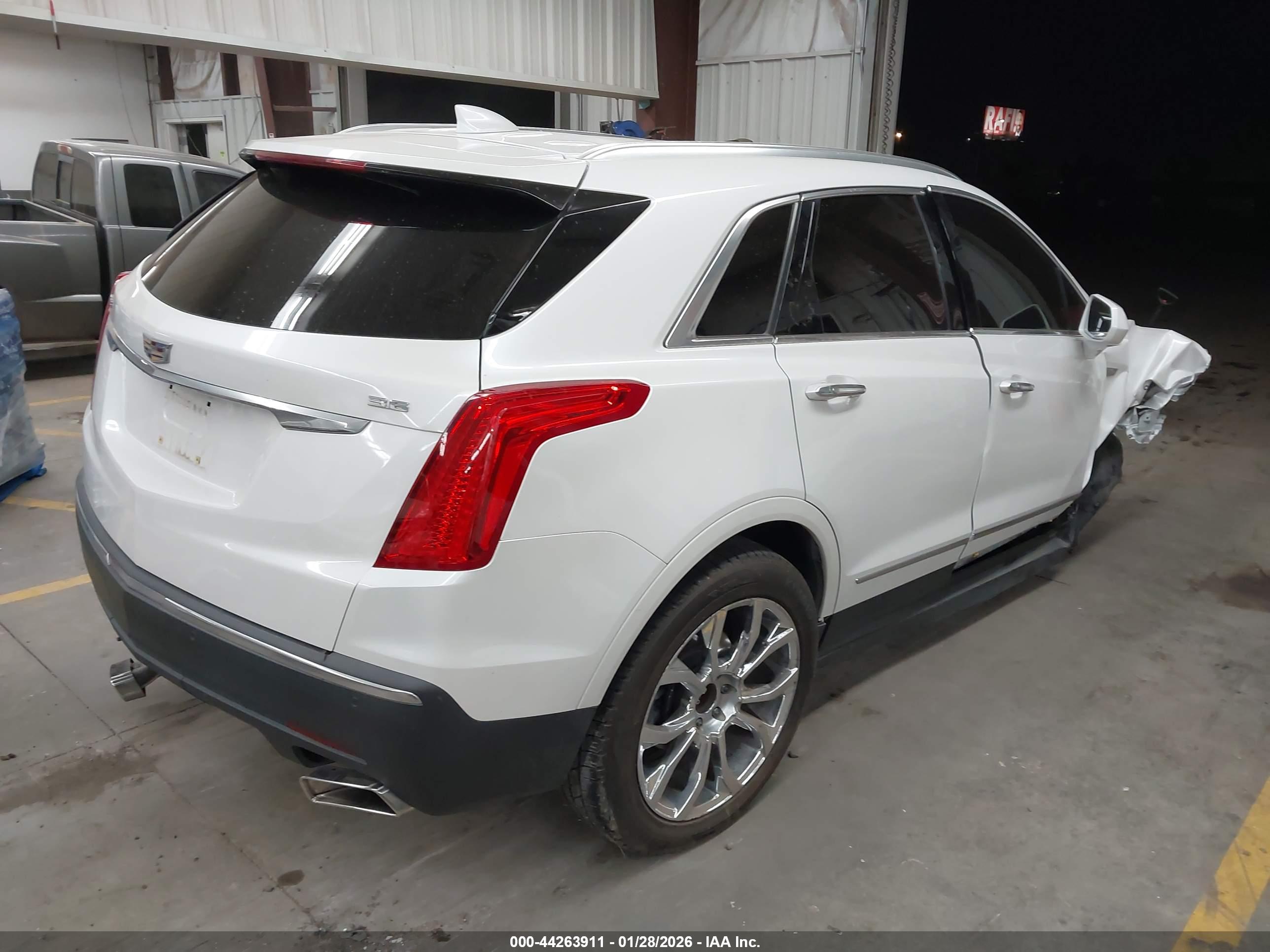 CADILLAC XT5 image 4