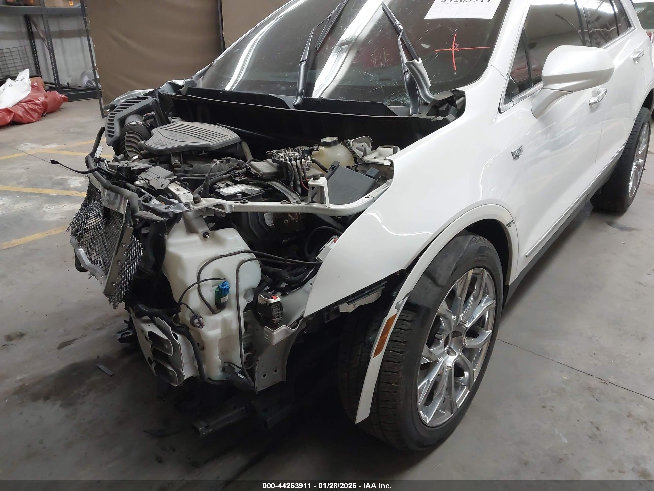 CADILLAC XT5 image 6