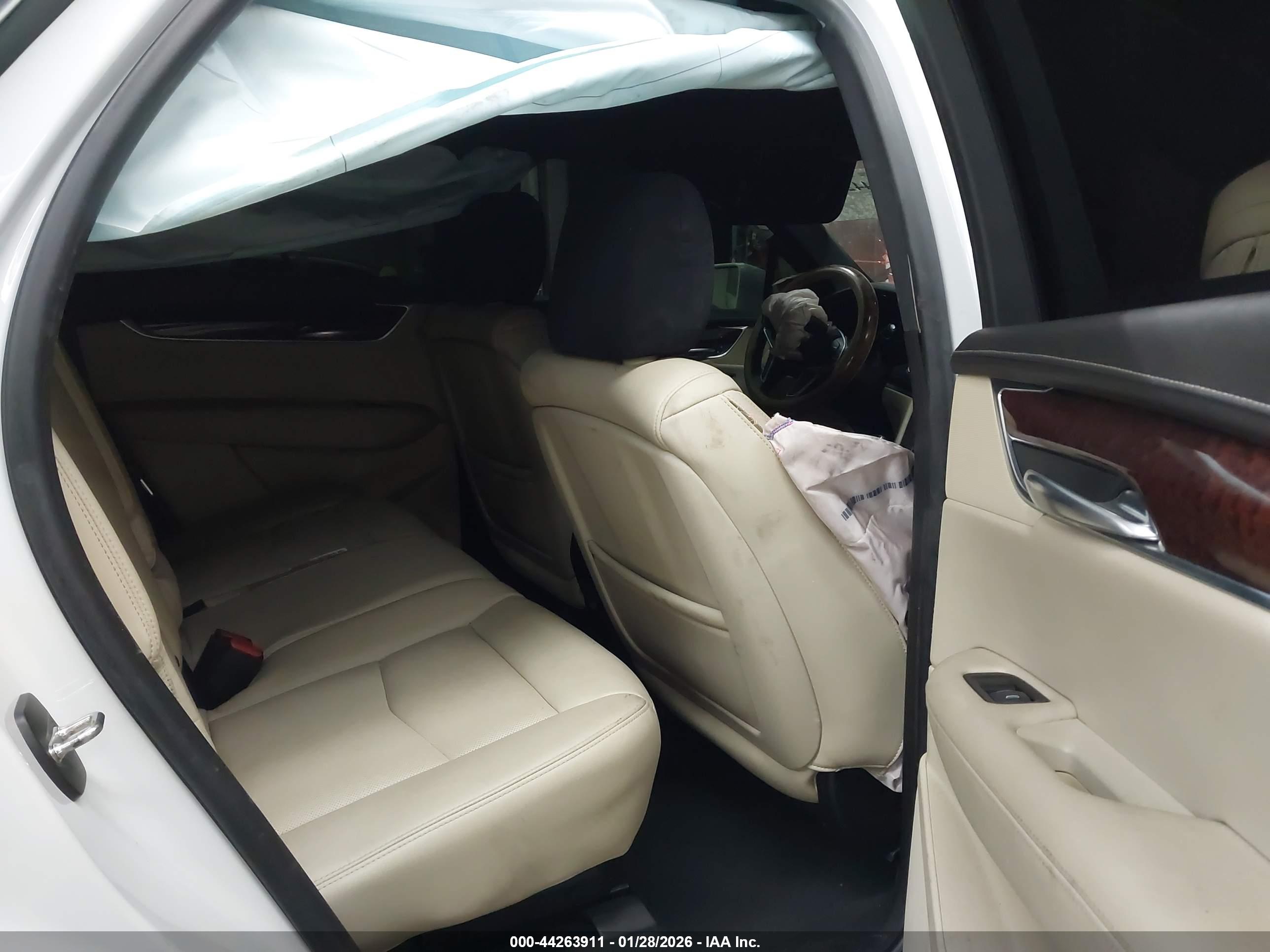 CADILLAC XT5 image 8