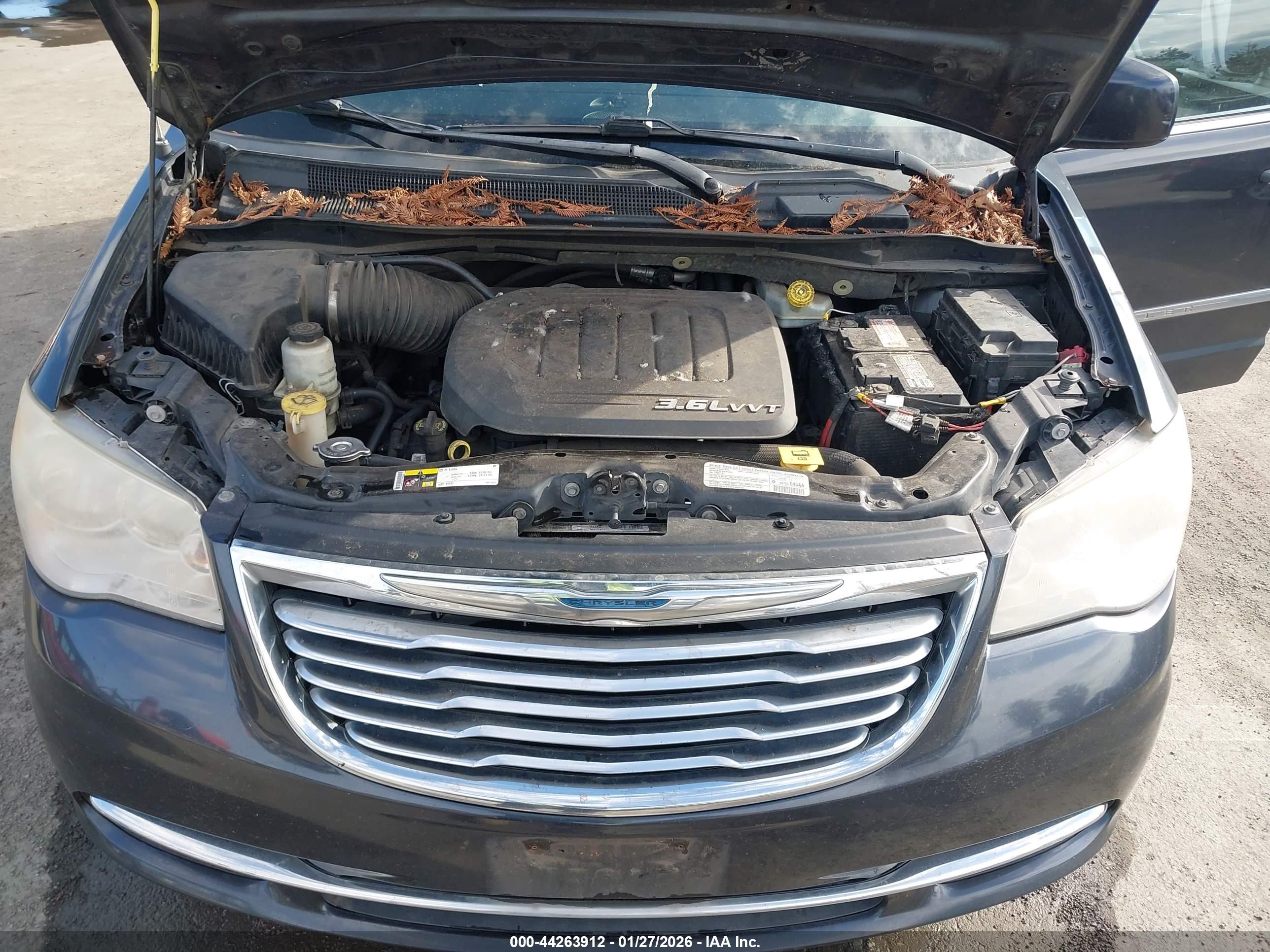 CHRYSLER TOWN image 10