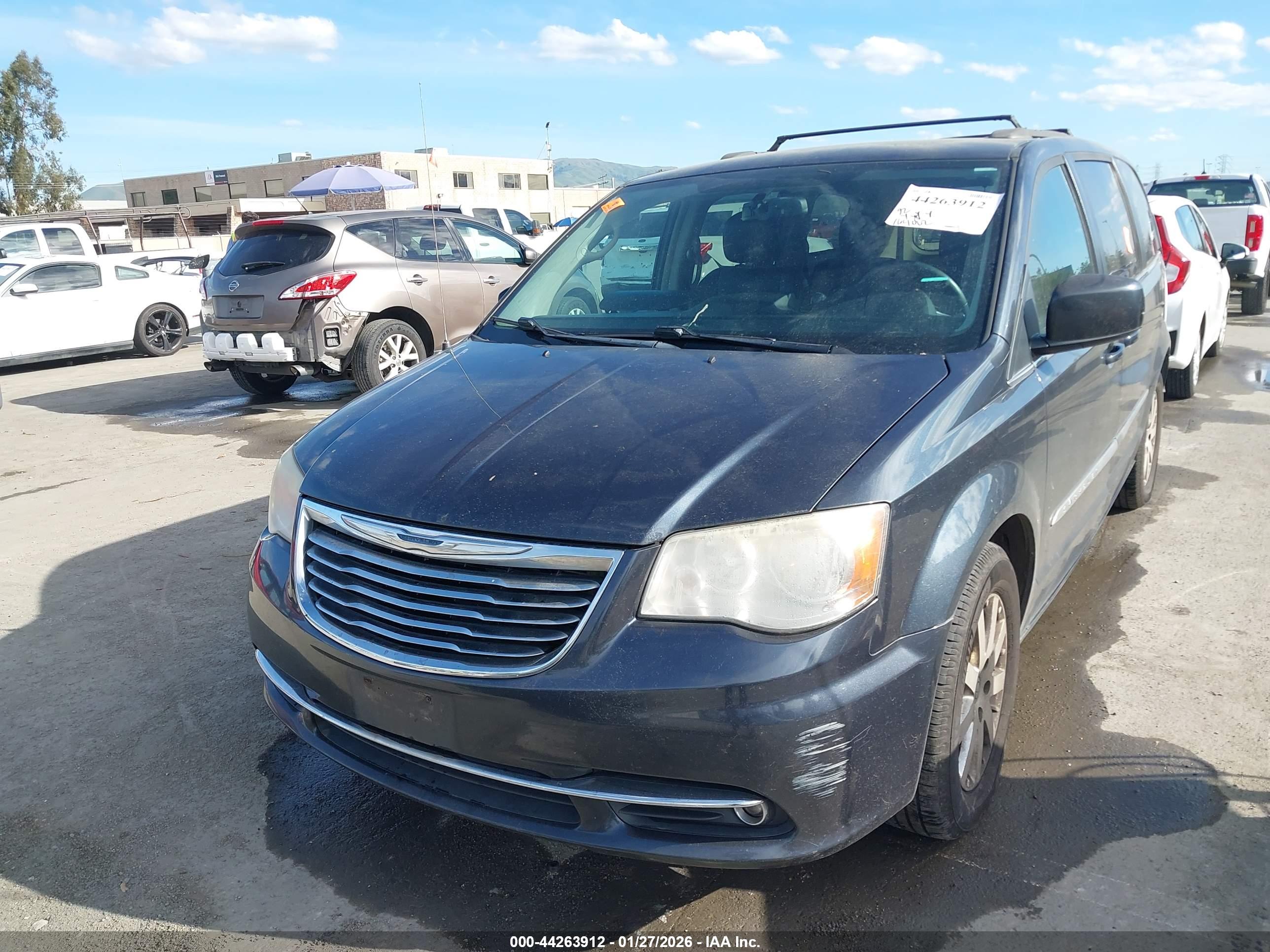 CHRYSLER TOWN image 6