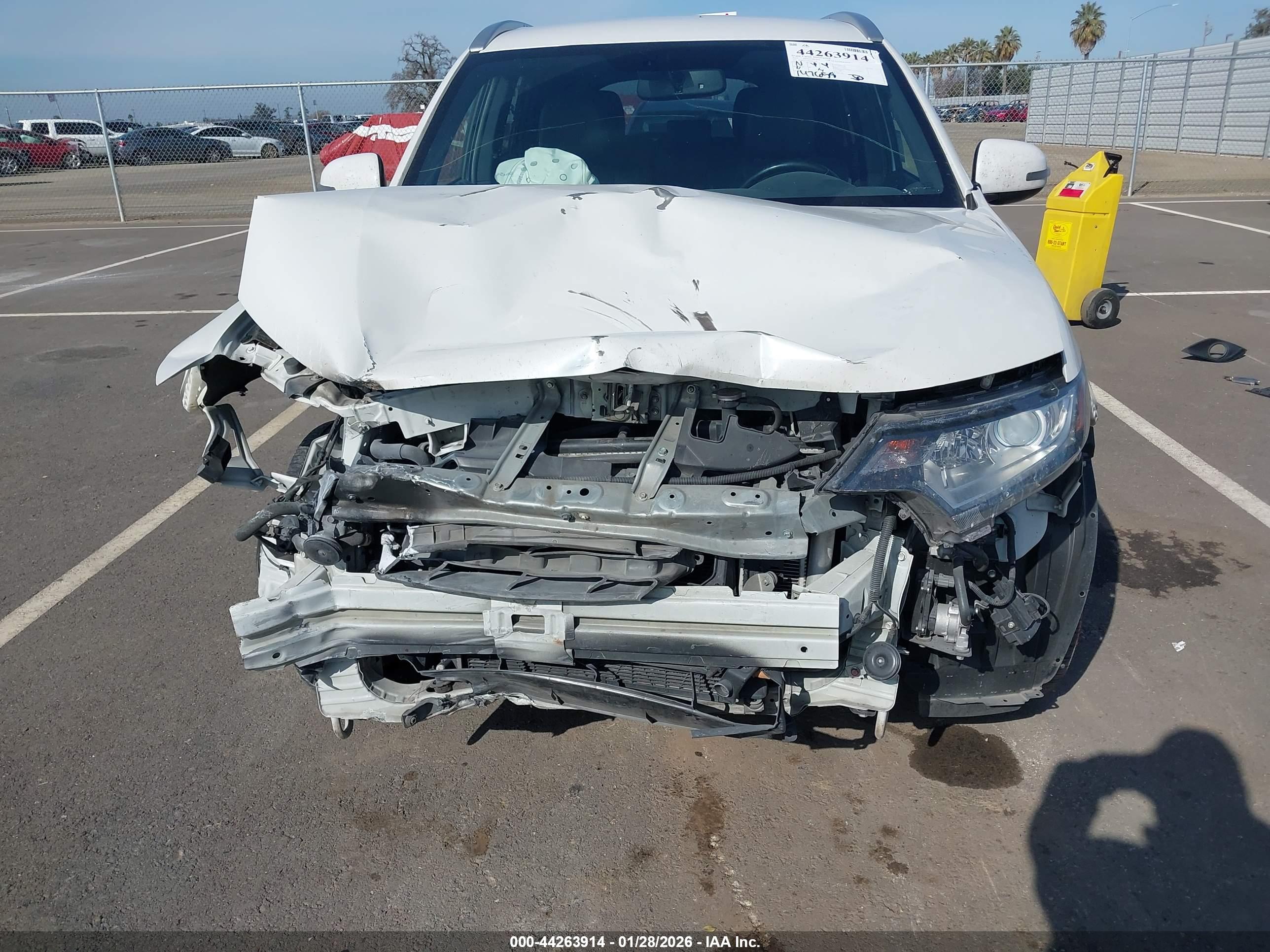 MITSUBISHI OUTLANDER image 6