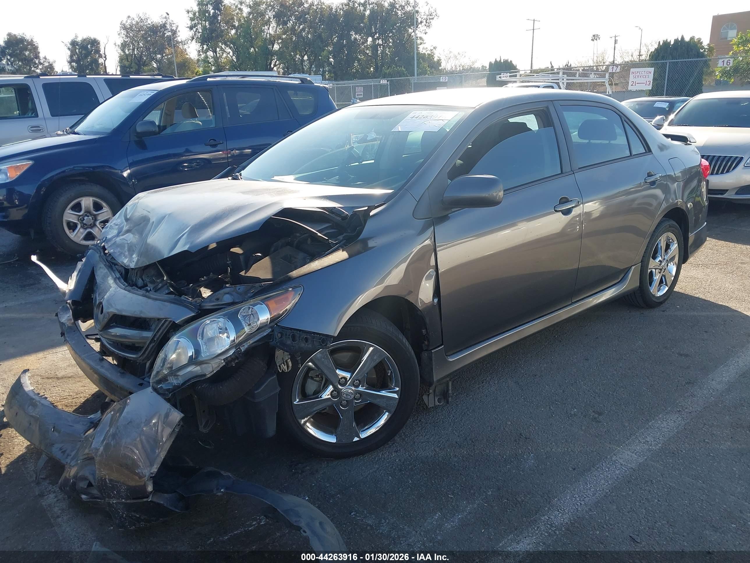 TOYOTA COROLLA image 2