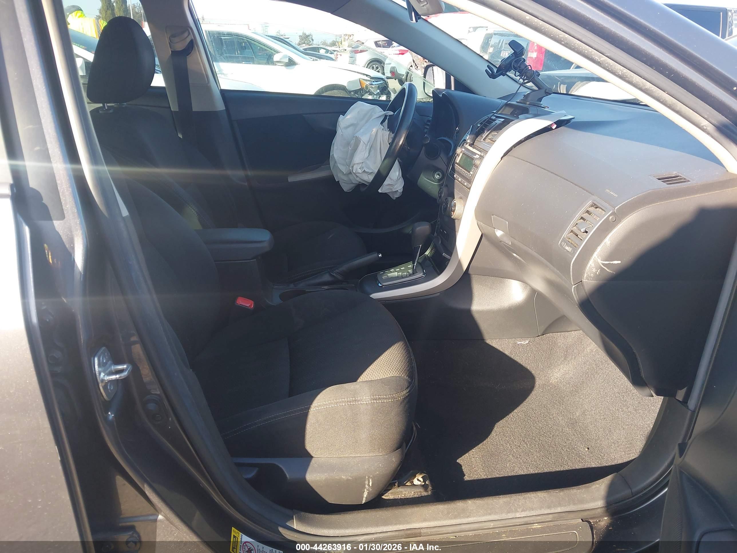 TOYOTA COROLLA image 5