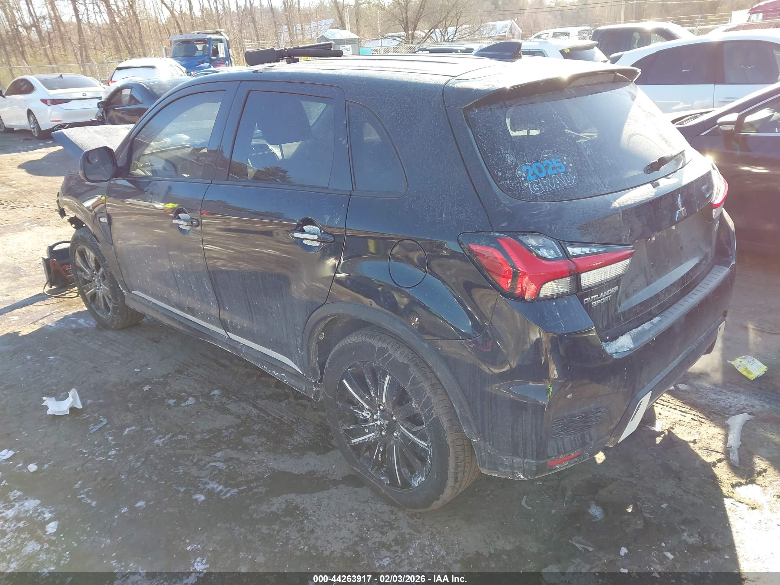 MITSUBISHI OUTLANDER image 3
