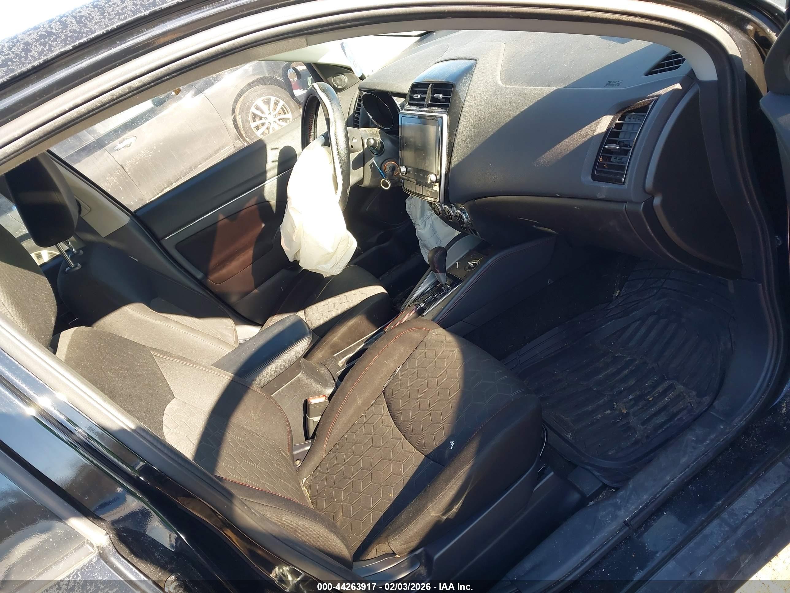 MITSUBISHI OUTLANDER image 5
