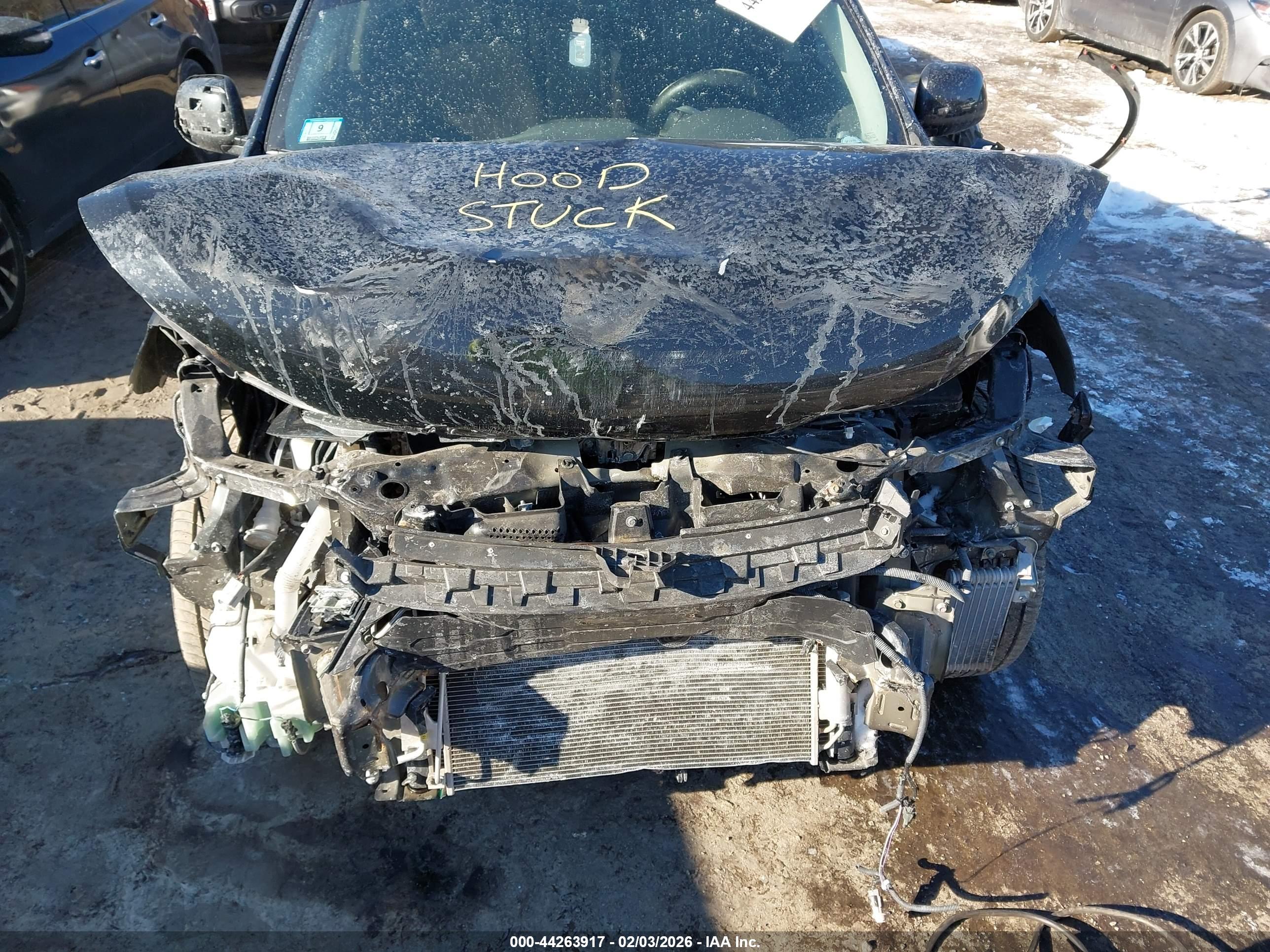 MITSUBISHI OUTLANDER image 6