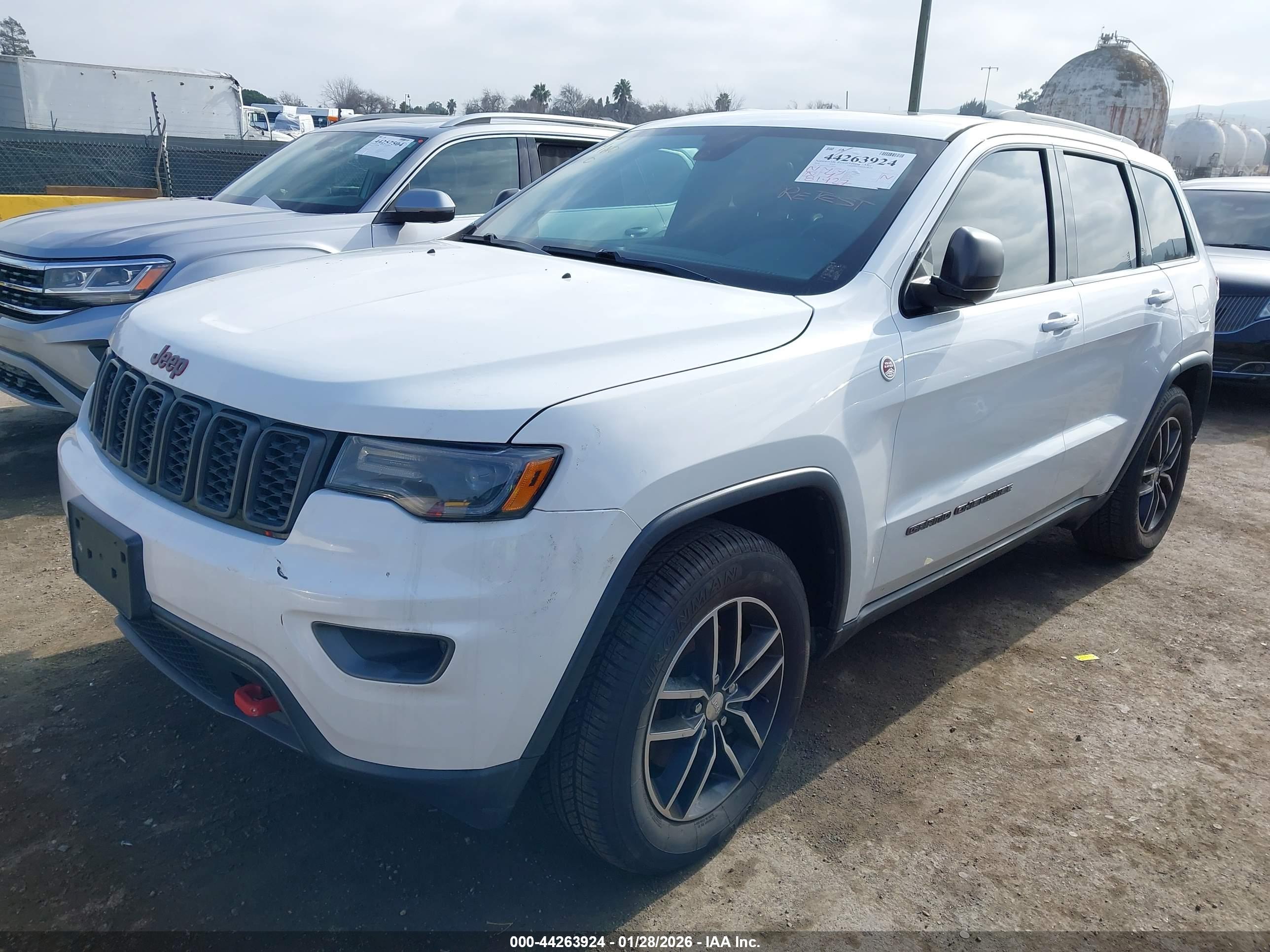 JEEP GRAND image 2