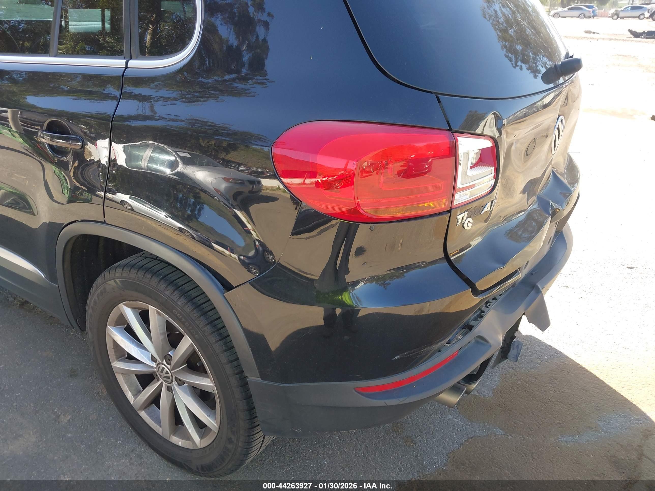 VOLKSWAGEN TIGUAN image 6
