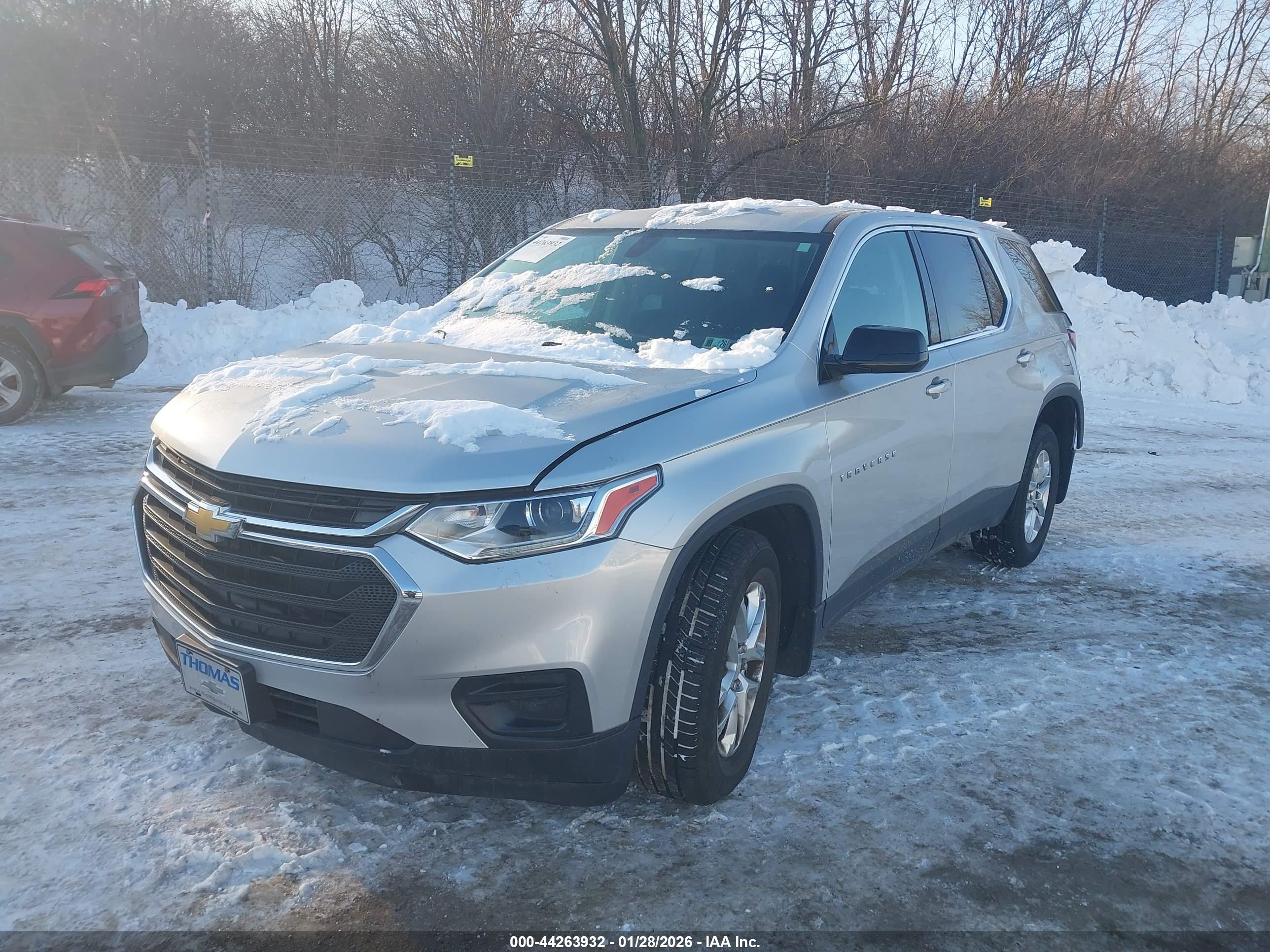 CHEVROLET TRAVERSE image 2