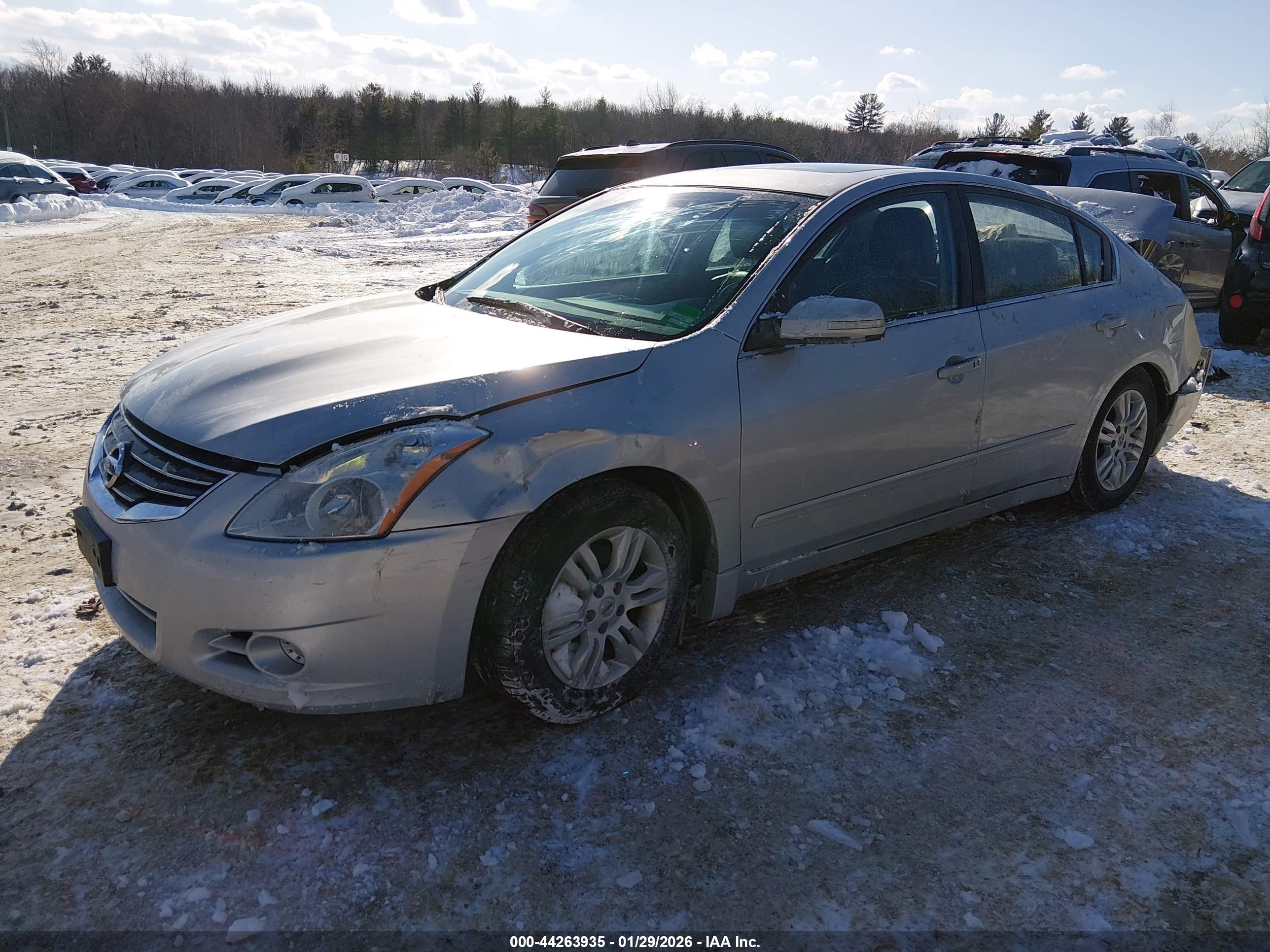 NISSAN ALTIMA image 2