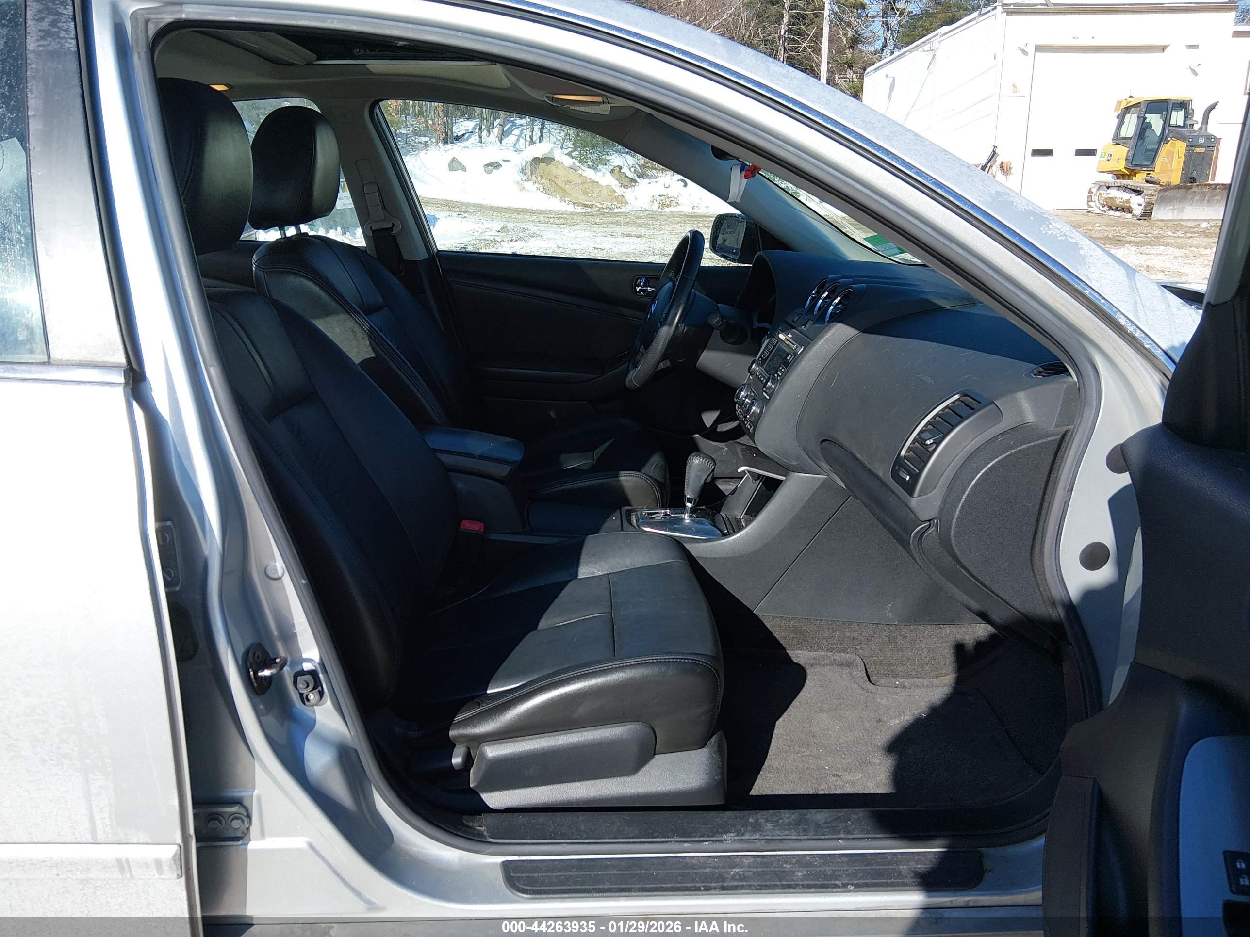 NISSAN ALTIMA image 5