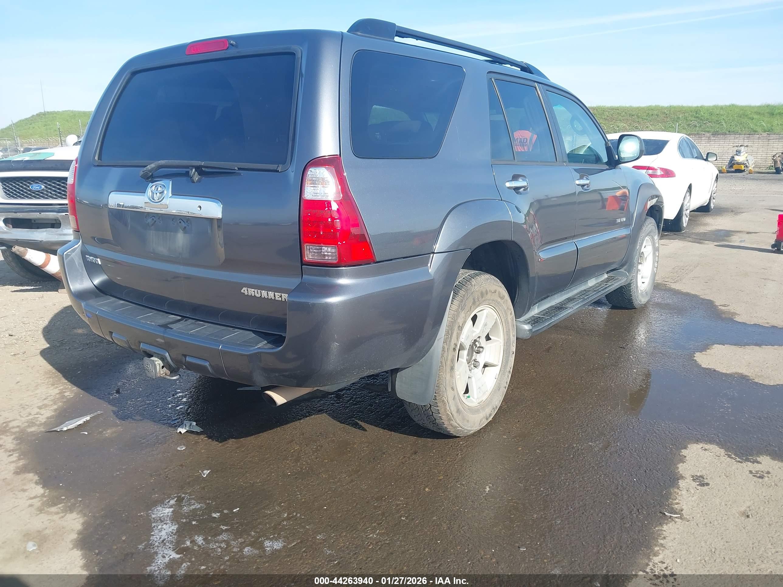 TOYOTA 4RUNNER image 4