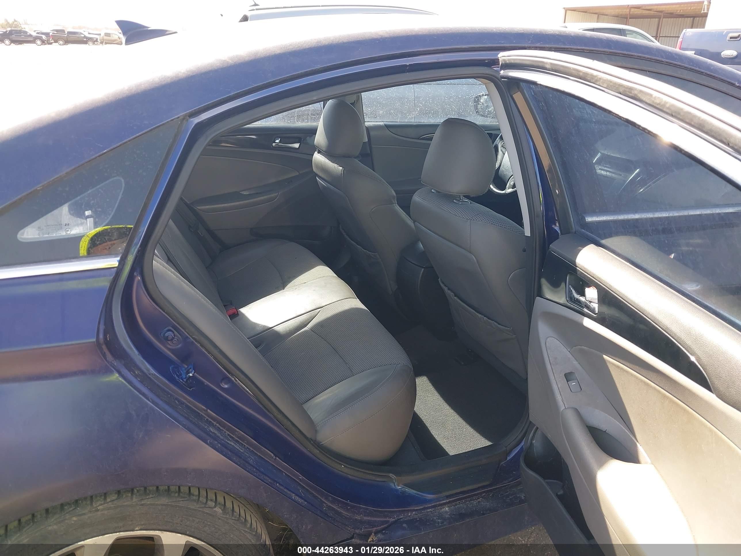 HYUNDAI SONATA image 8