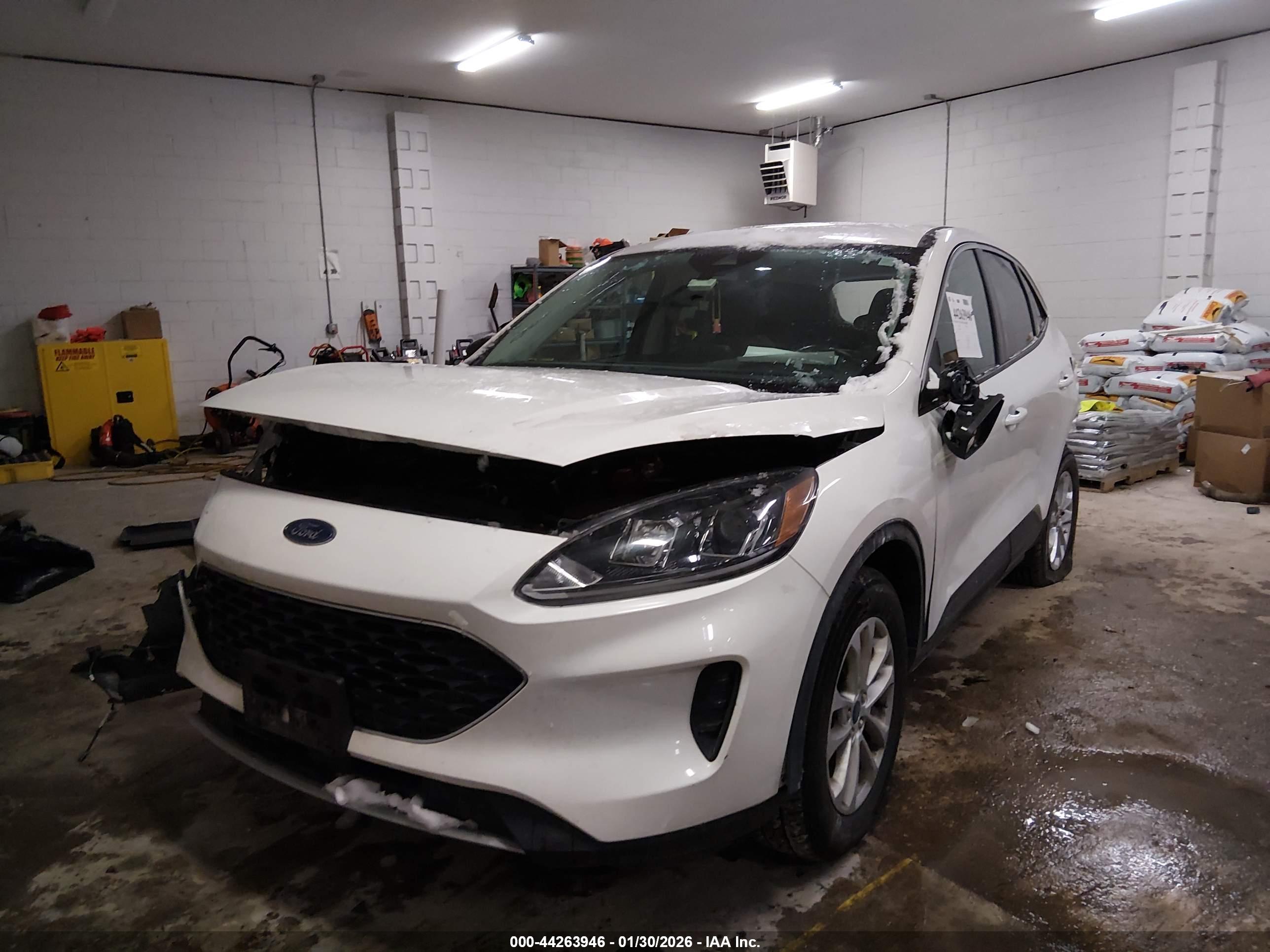 FORD ESCAPE image 2