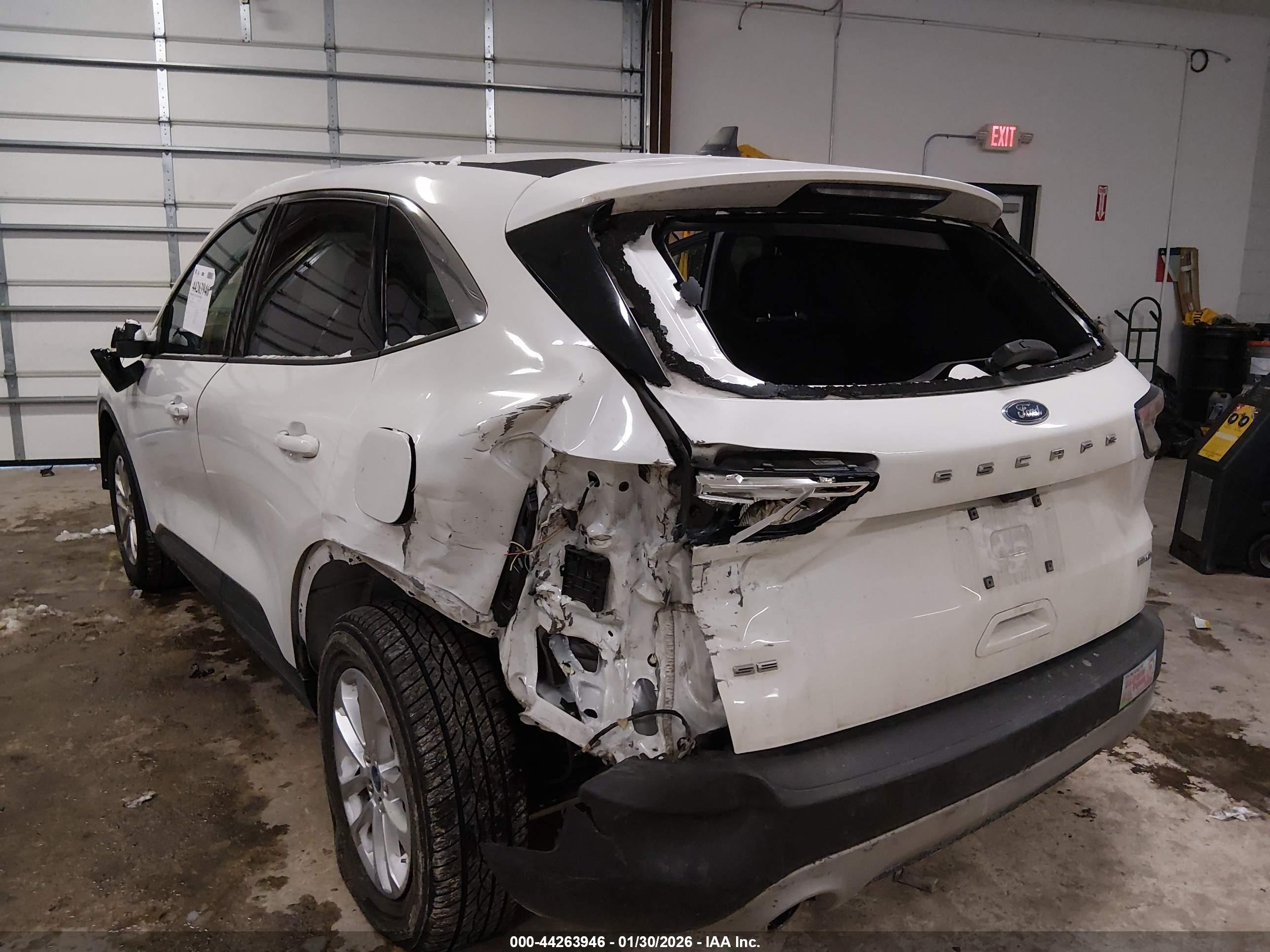 FORD ESCAPE image 3