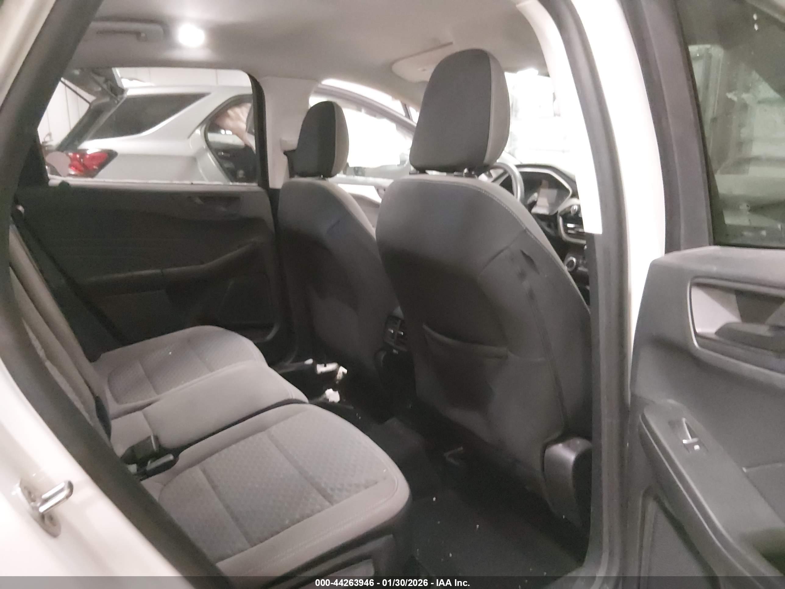 FORD ESCAPE image 8