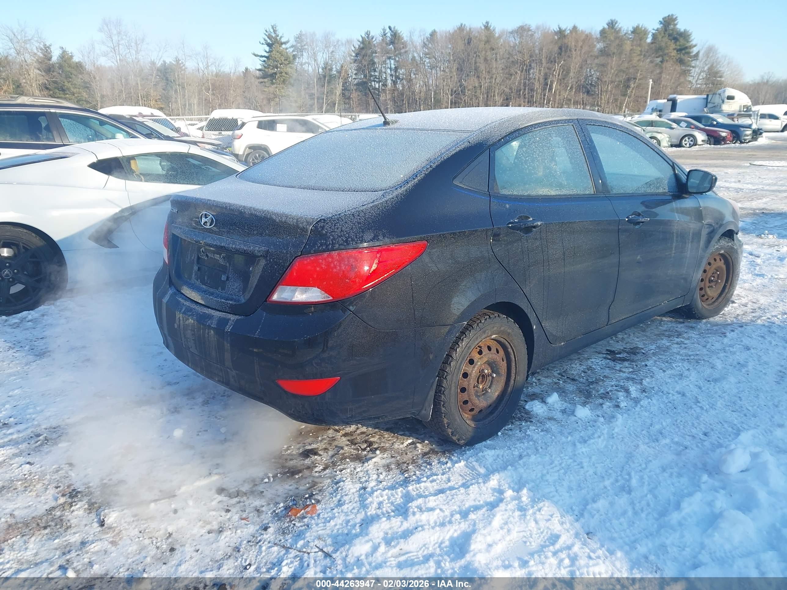 HYUNDAI ACCENT image 4